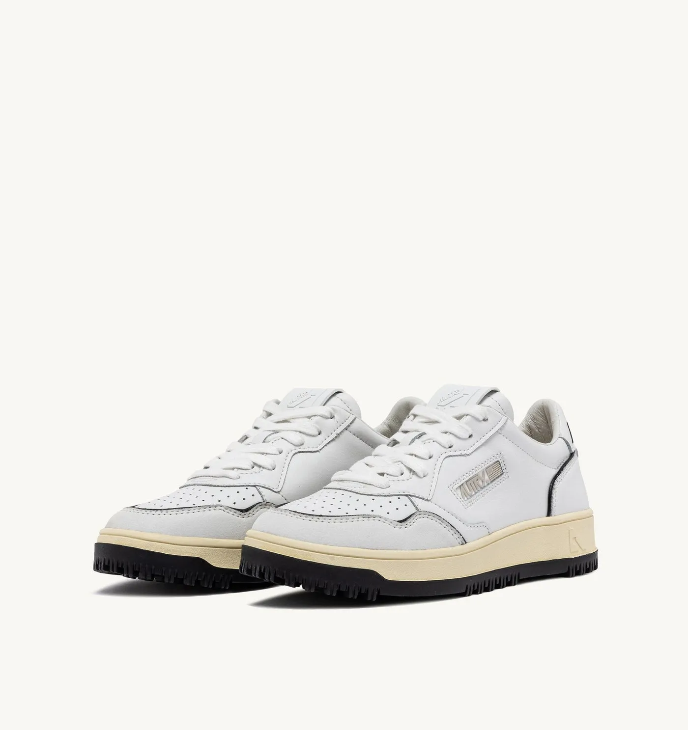 GOLF LOW IN PELLE COLORE BIANCO NERO