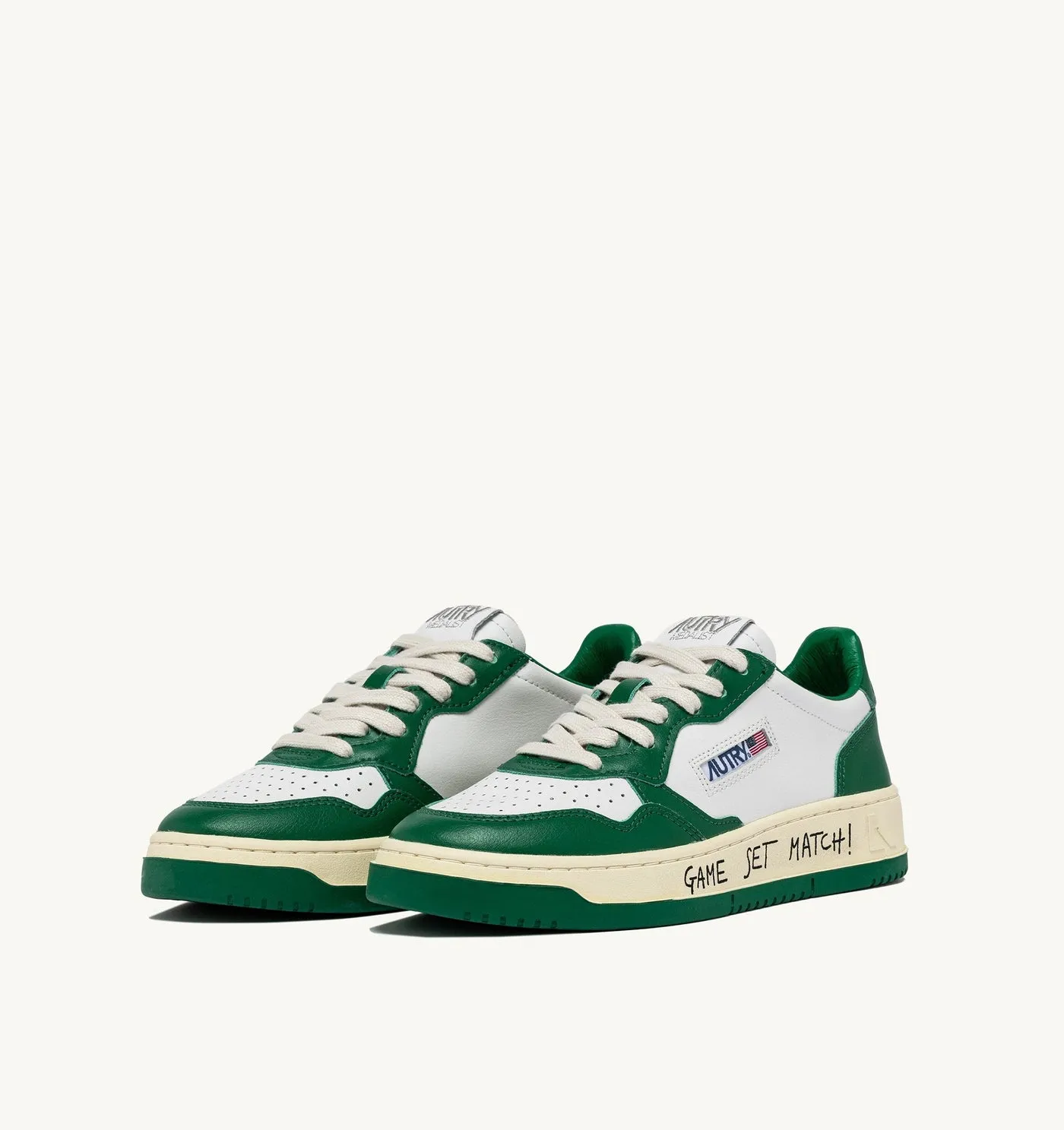 MEDALIST LOW IN PELLE BIANCA E AMAZON CON LETTERING