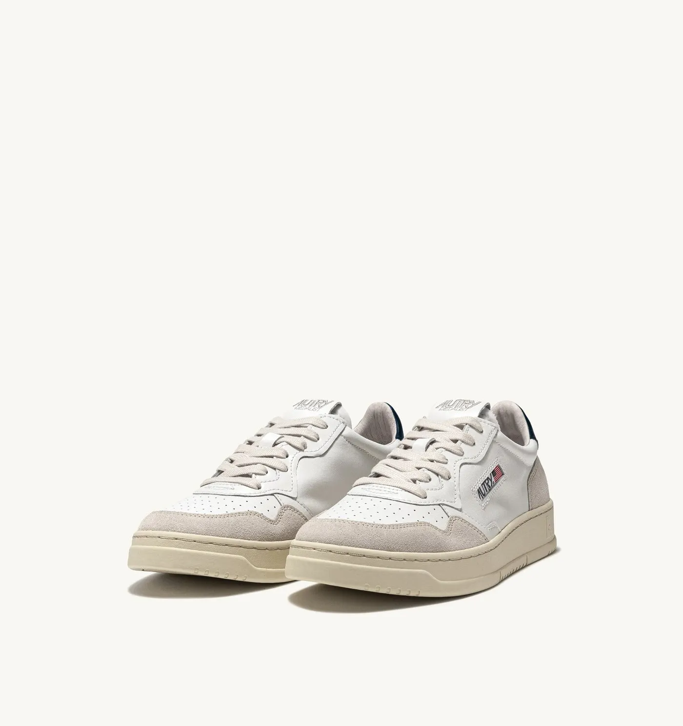 MEDALIST LOW IN PELLE BIANCA E BLU E SUEDE BEIGE