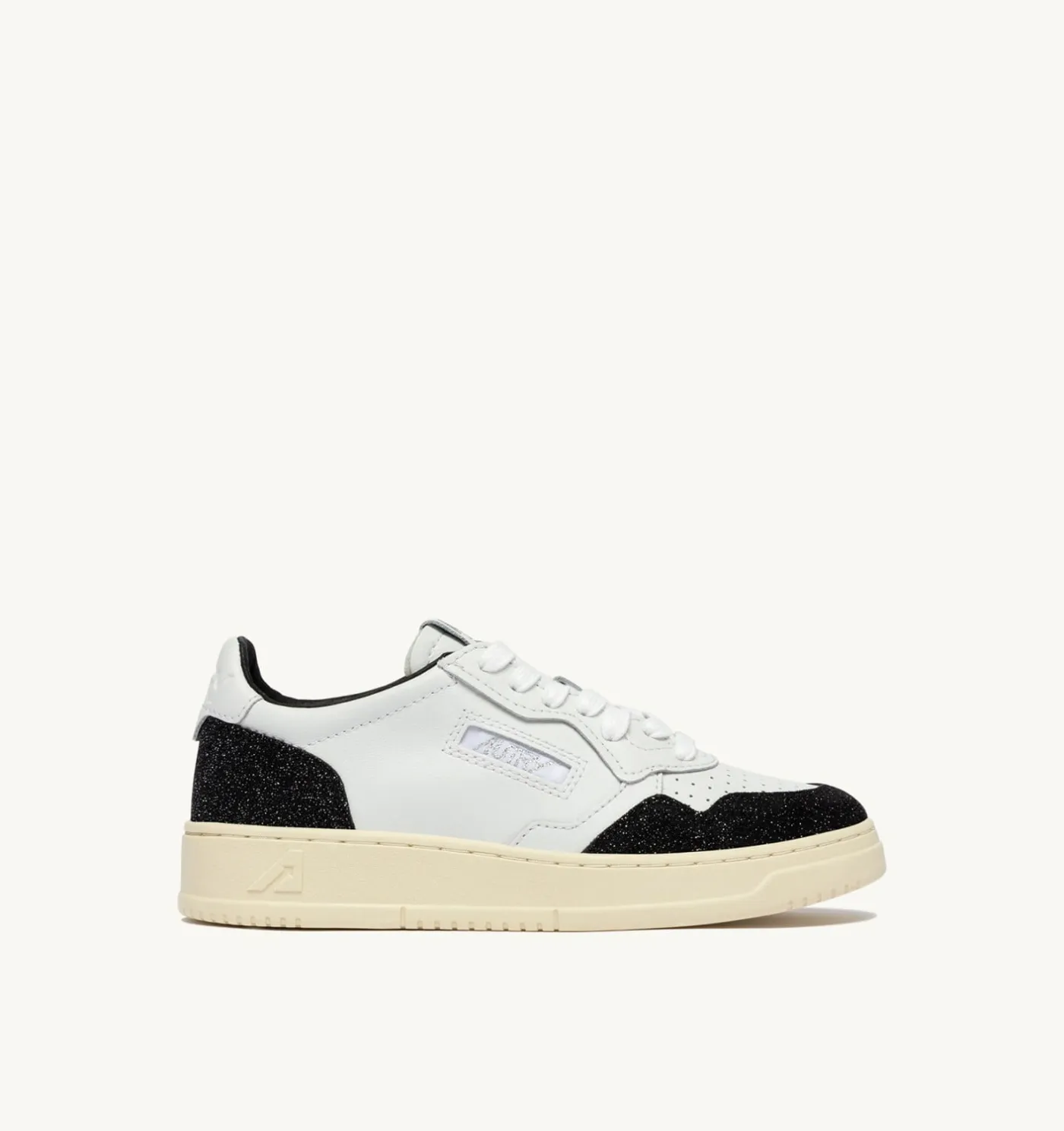 SNEAKERS MEDALIST LOW IN PELLE BIANCA E STARS OFF BLACK