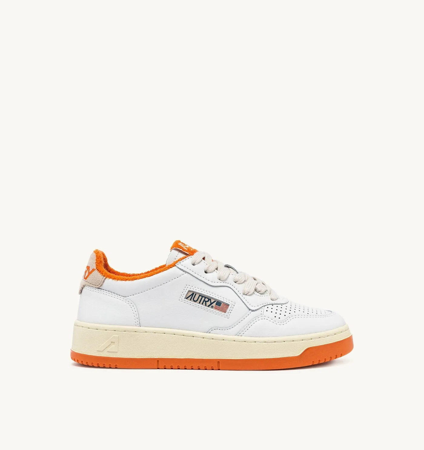 MEDALIST LOW IN PELLE BIANCO E AMBERGLOW