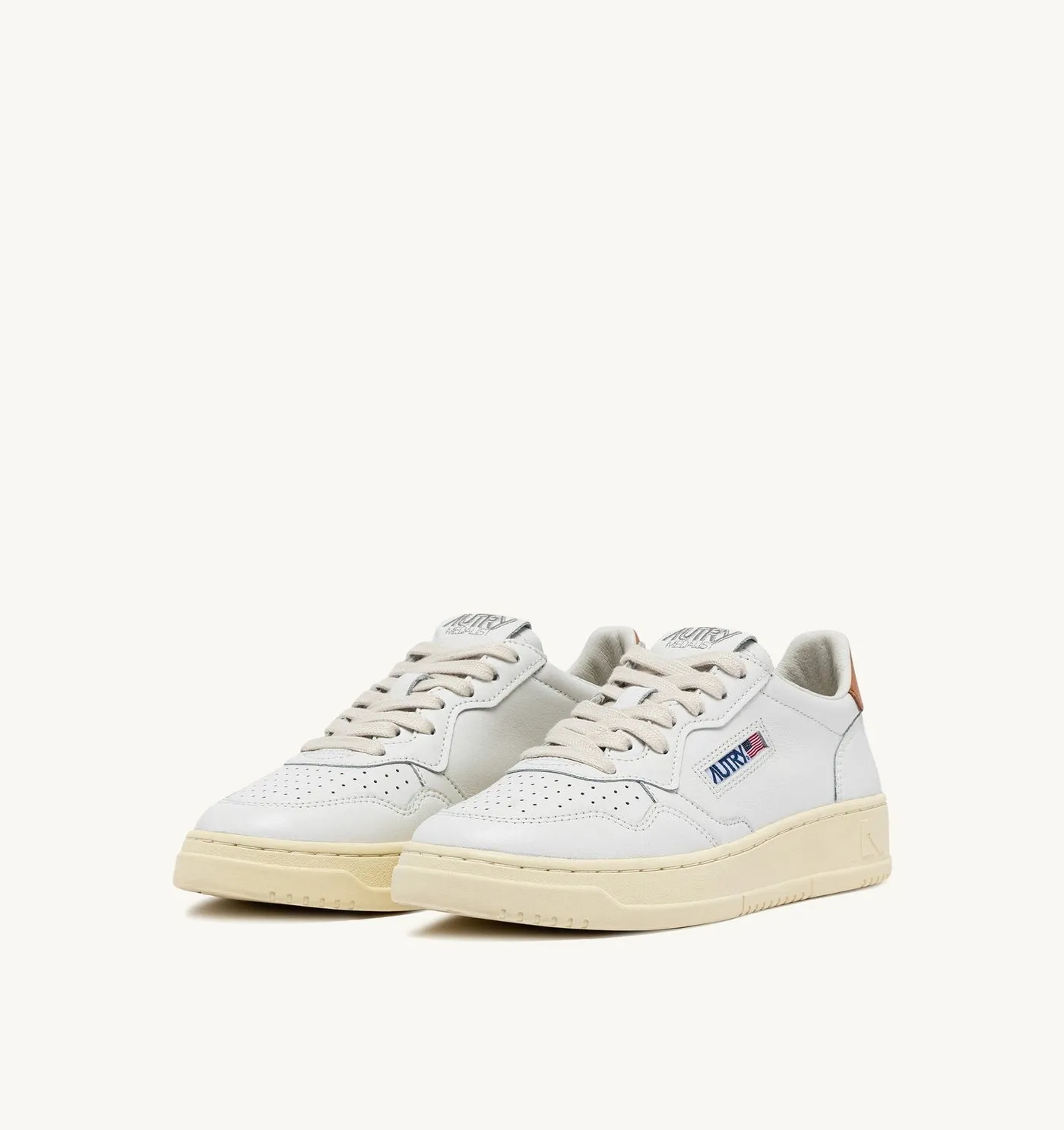 MEDALIST LOW IN PELLE BIANCO E SANDSTORM