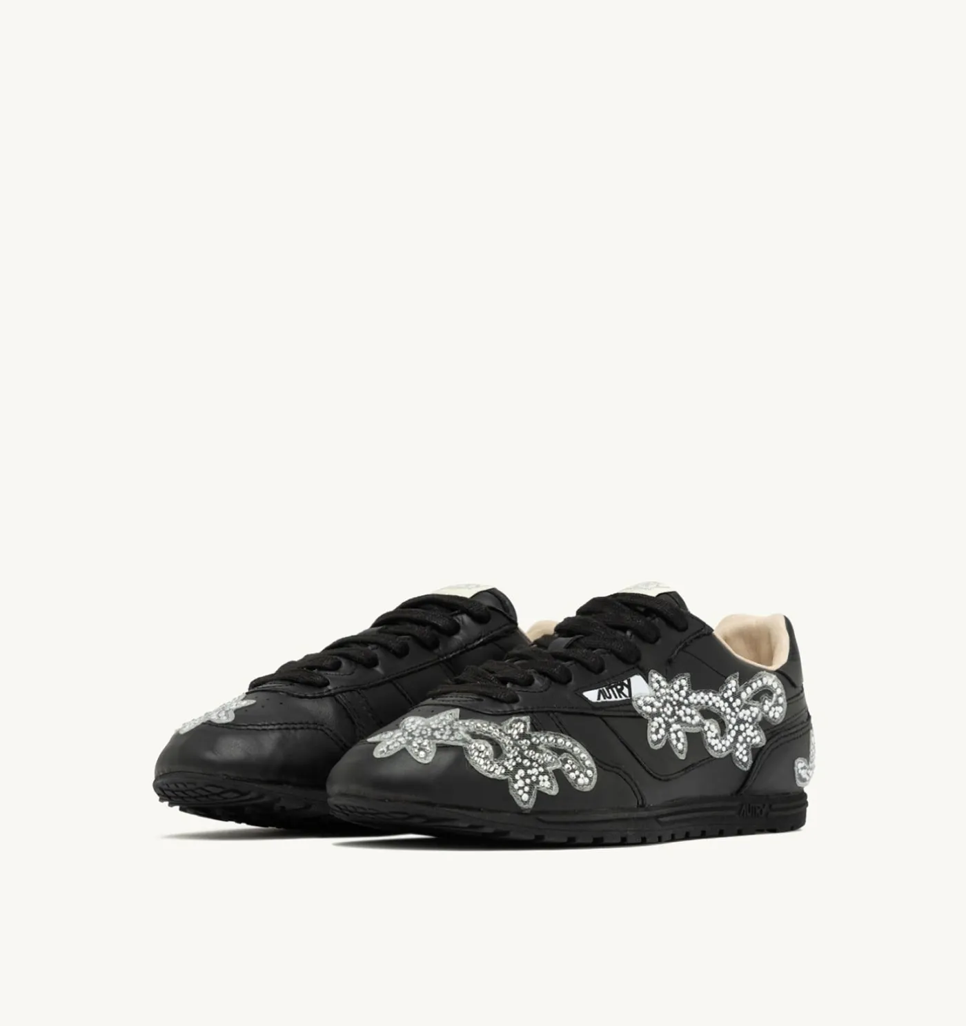 SNEAKERS WINDSPIN IN PELLE NERA CON APPLICAZIONI