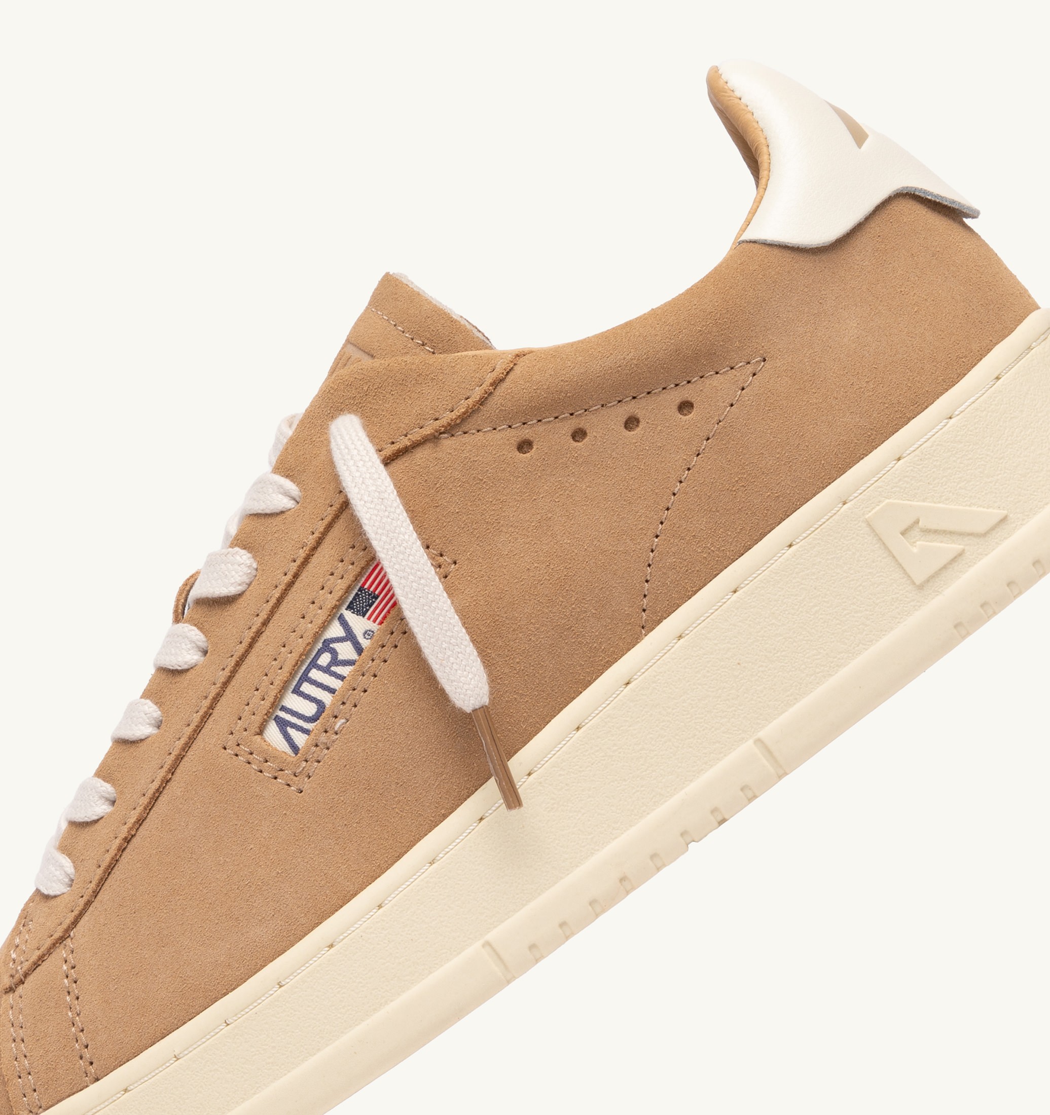 SNEAKERS DALLAS LOW IN SUEDE PEANUT