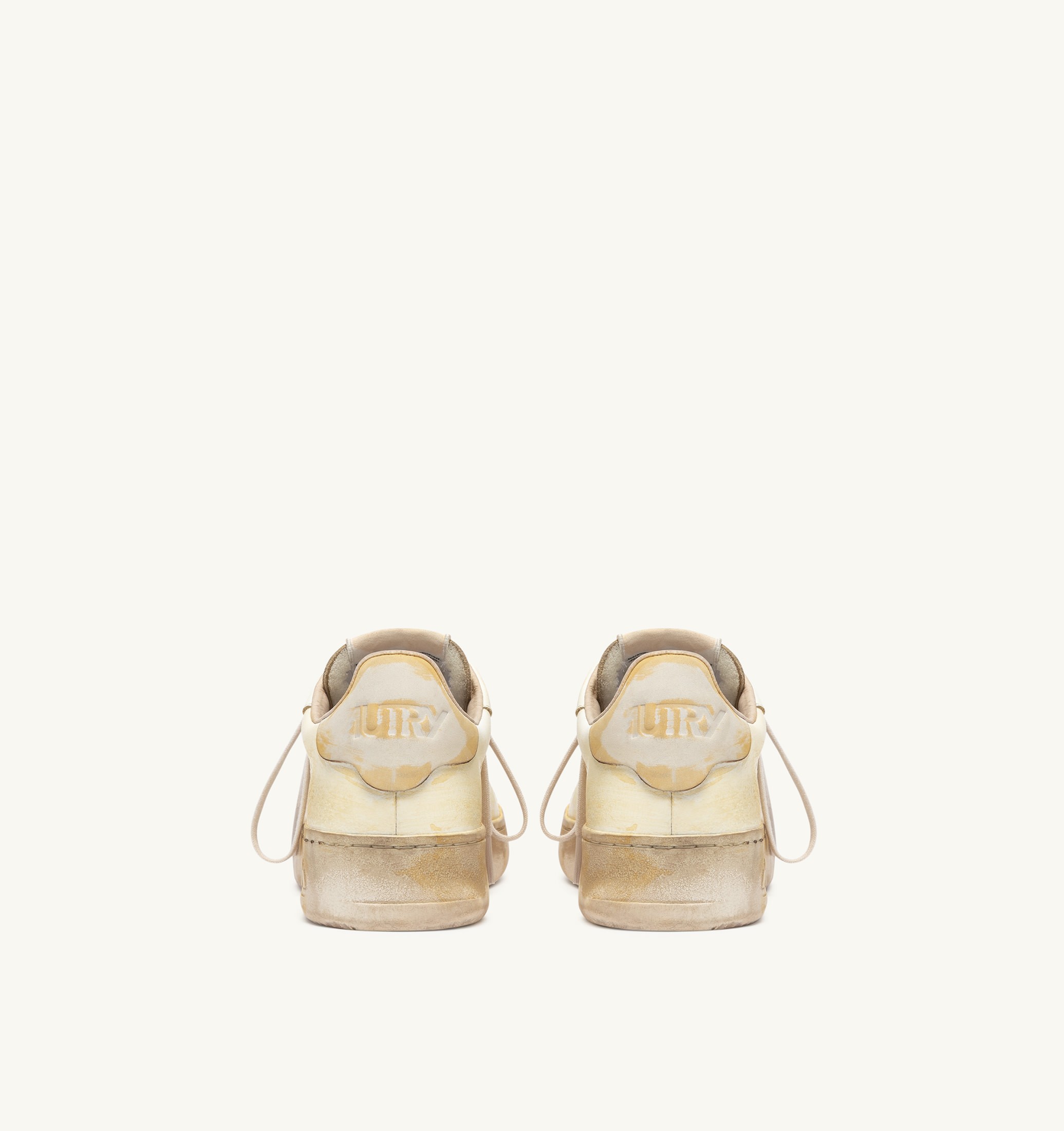 SNEAKERS DALLAS LOW SUPER VINTAGE IN PELLE MARSHMALLOW CON CHARM