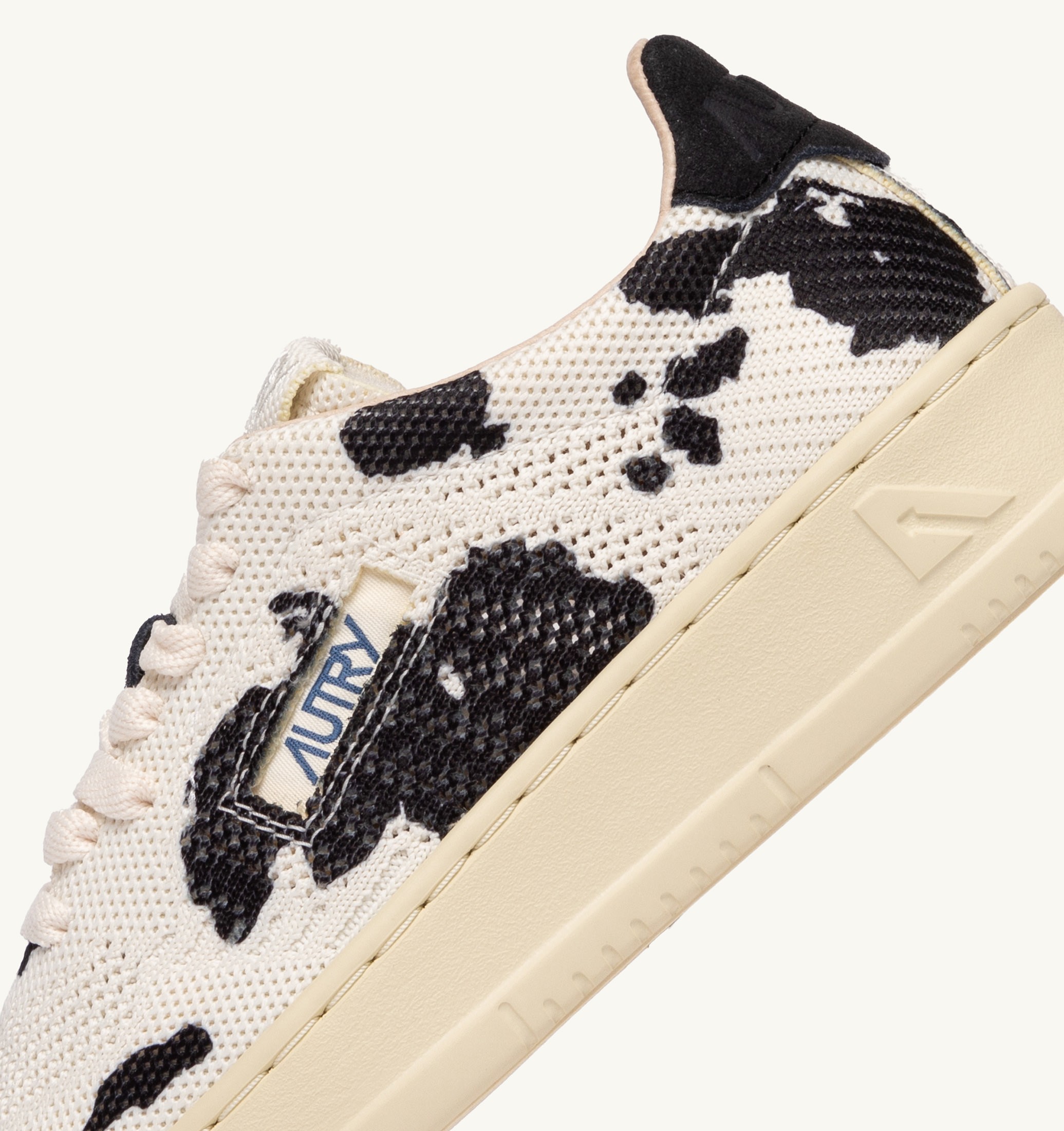 SNEAKERS MEDALIST EASEKNIT LOW IN MAGLIA 'COW PRINT' AVORIO E NERO