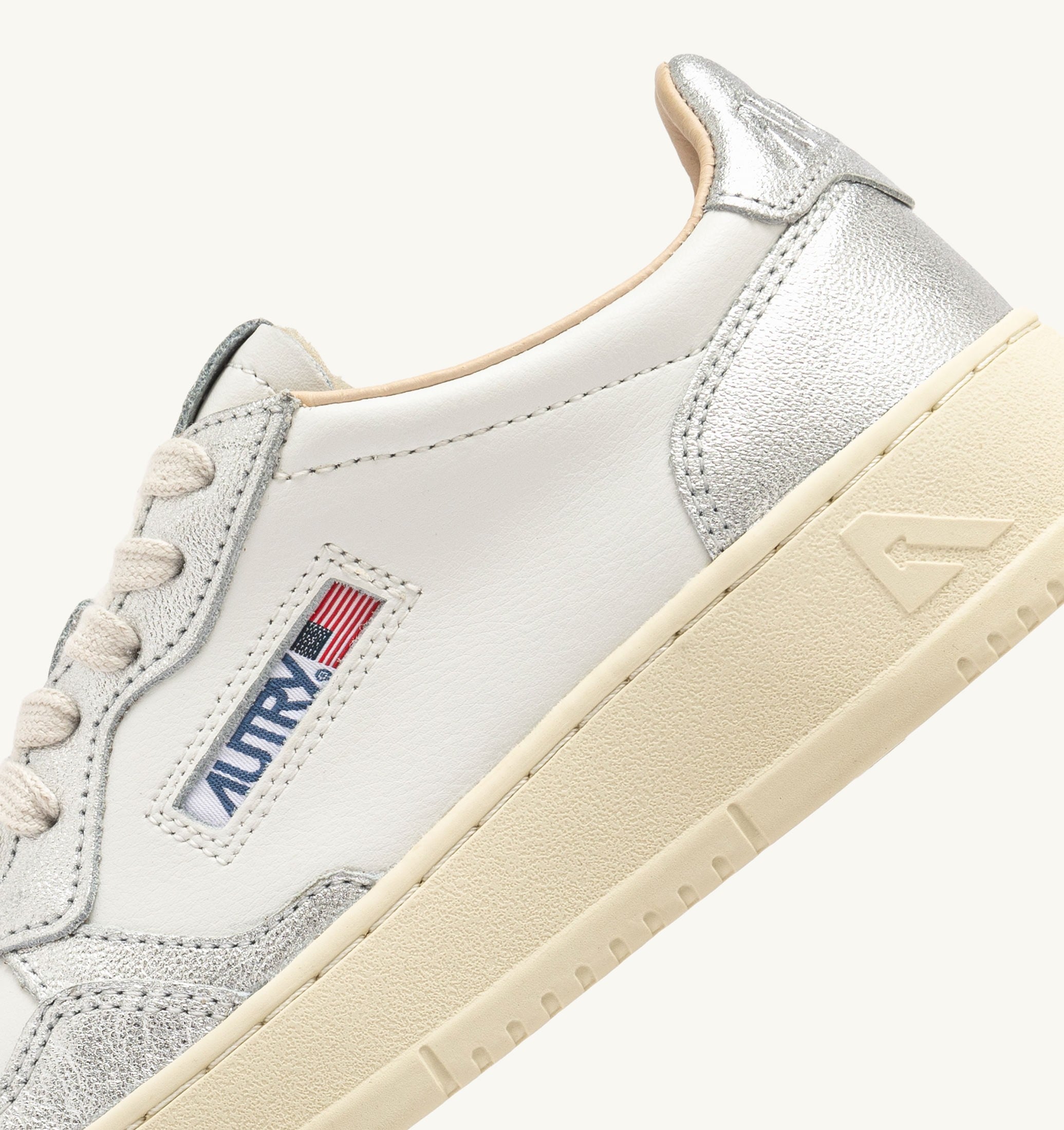SNEAKERS MEDALIST LOW BICOLOR IN PELLE BIANCA E METALLIZZATA ARGENTO