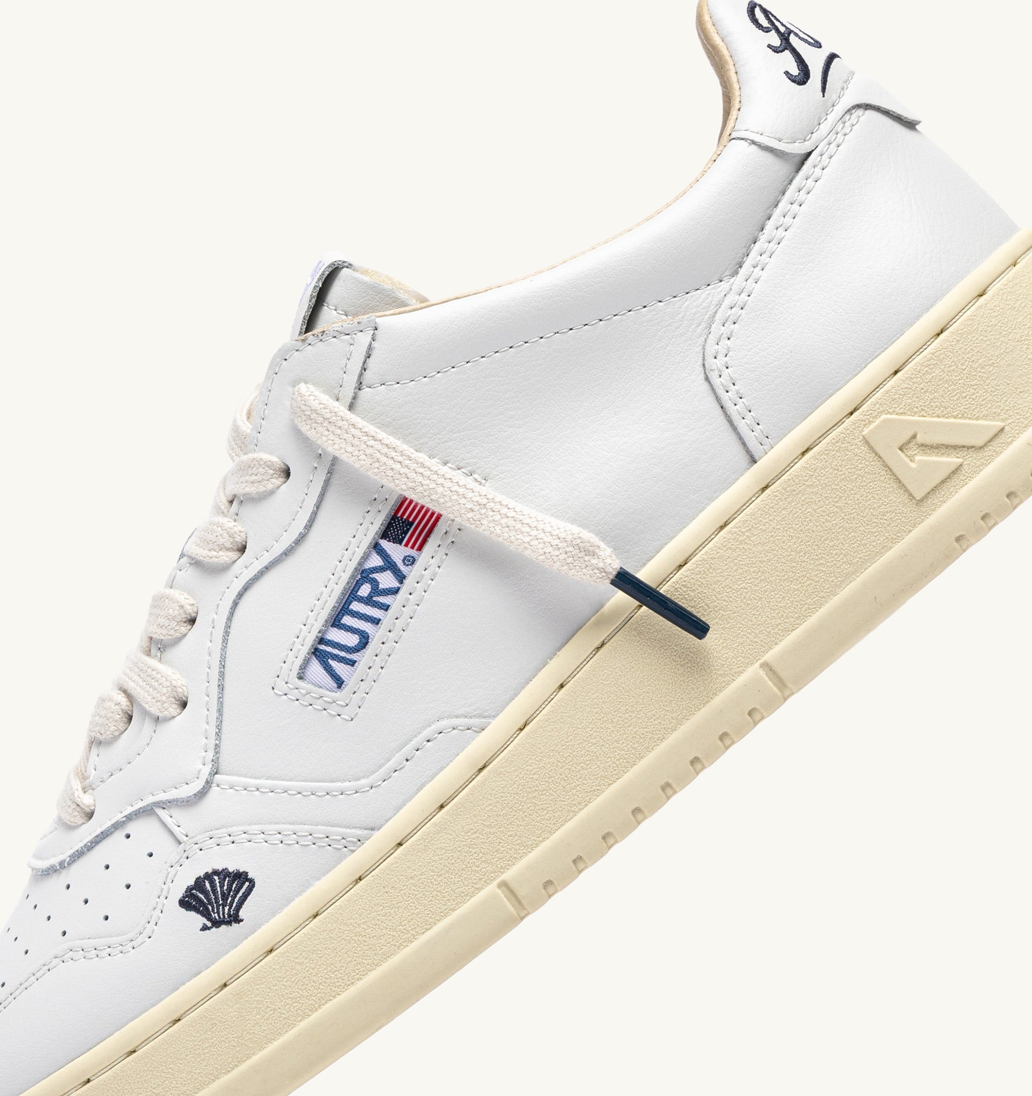 SNEAKERS MEDALIST LOW IN PELLE BIANCA CON DETTAGLI SPACE BLUE