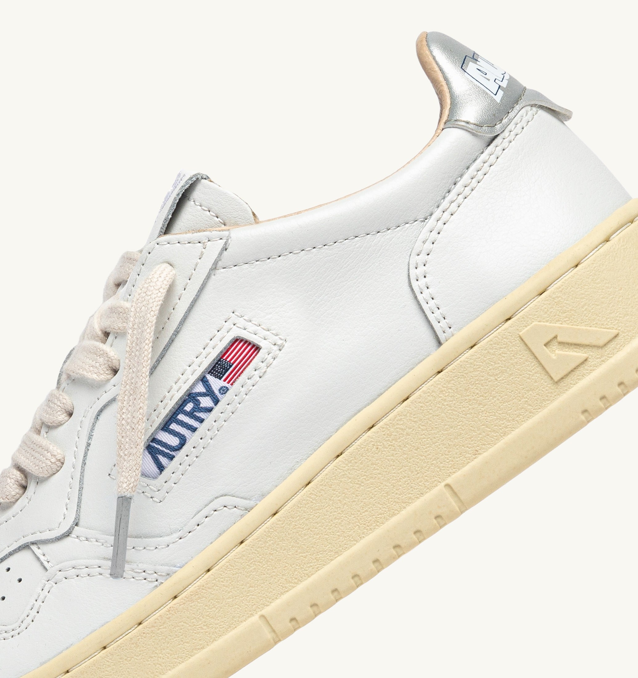 SNEAKERS MEDALIST LOW IN PELLE BIANCA E ARGENTO