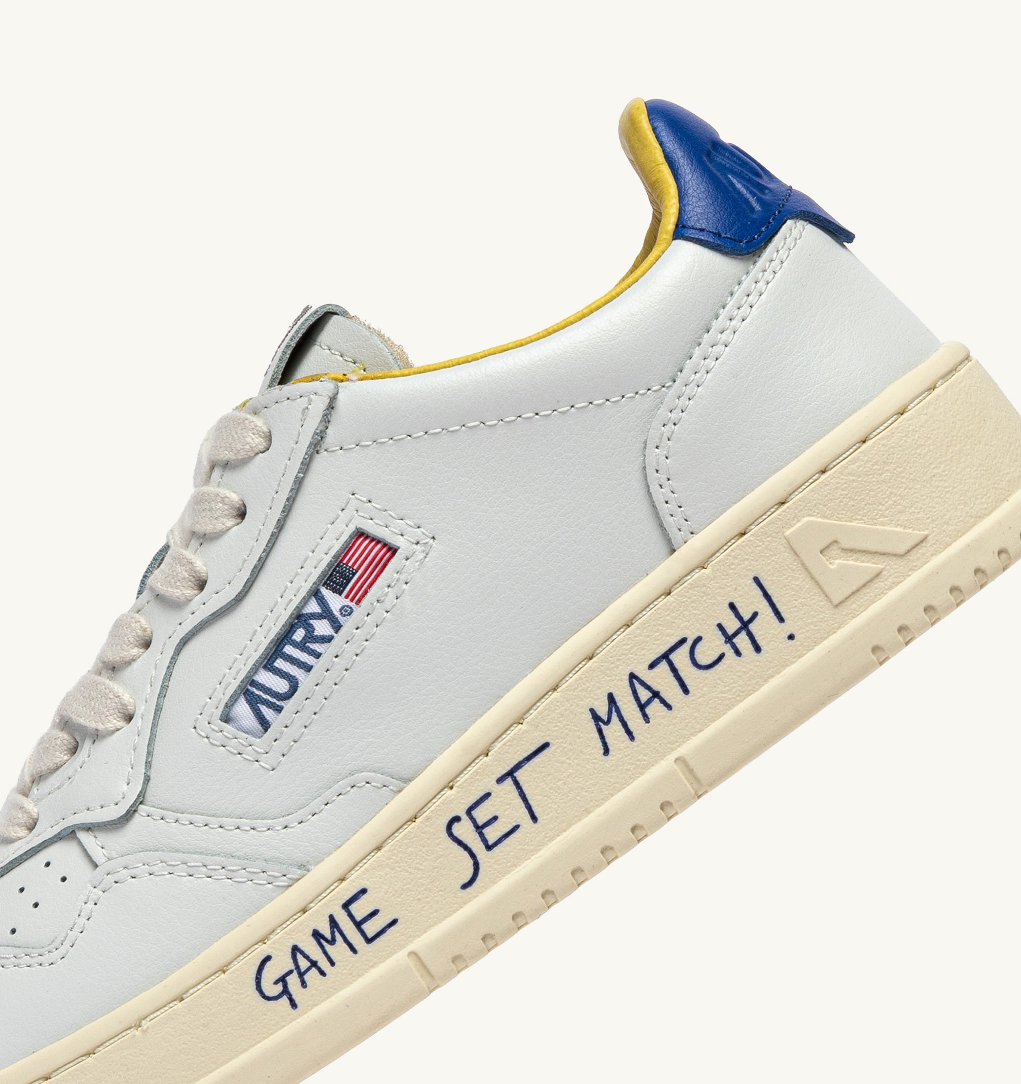 SNEAKERS MEDALIST LOW IN PELLE BIANCA E BEAU BLUE CON LETTERING