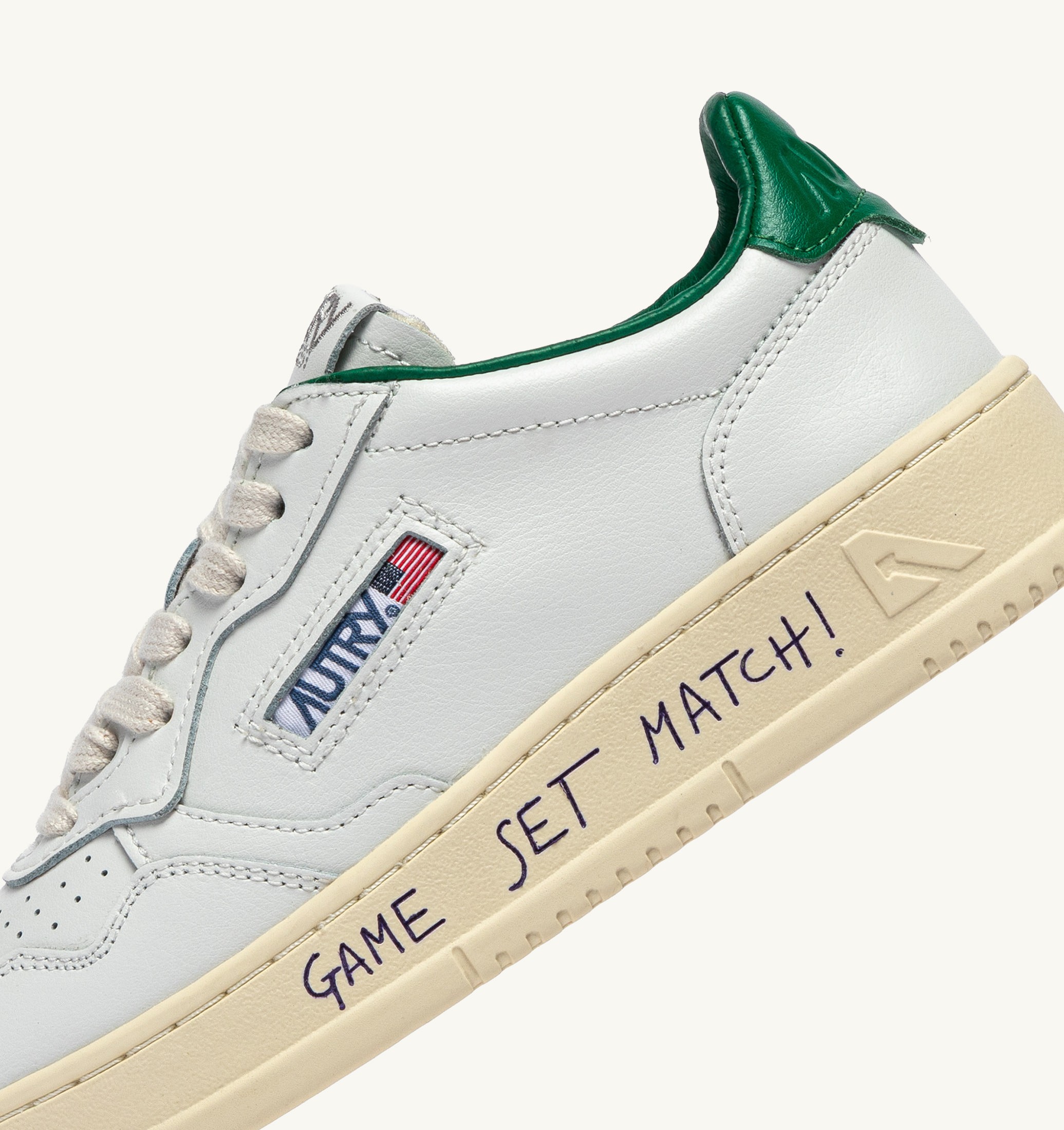 SNEAKERS MEDALIST LOW IN PELLE BIANCA E GREEN JACKET CON LETTERING