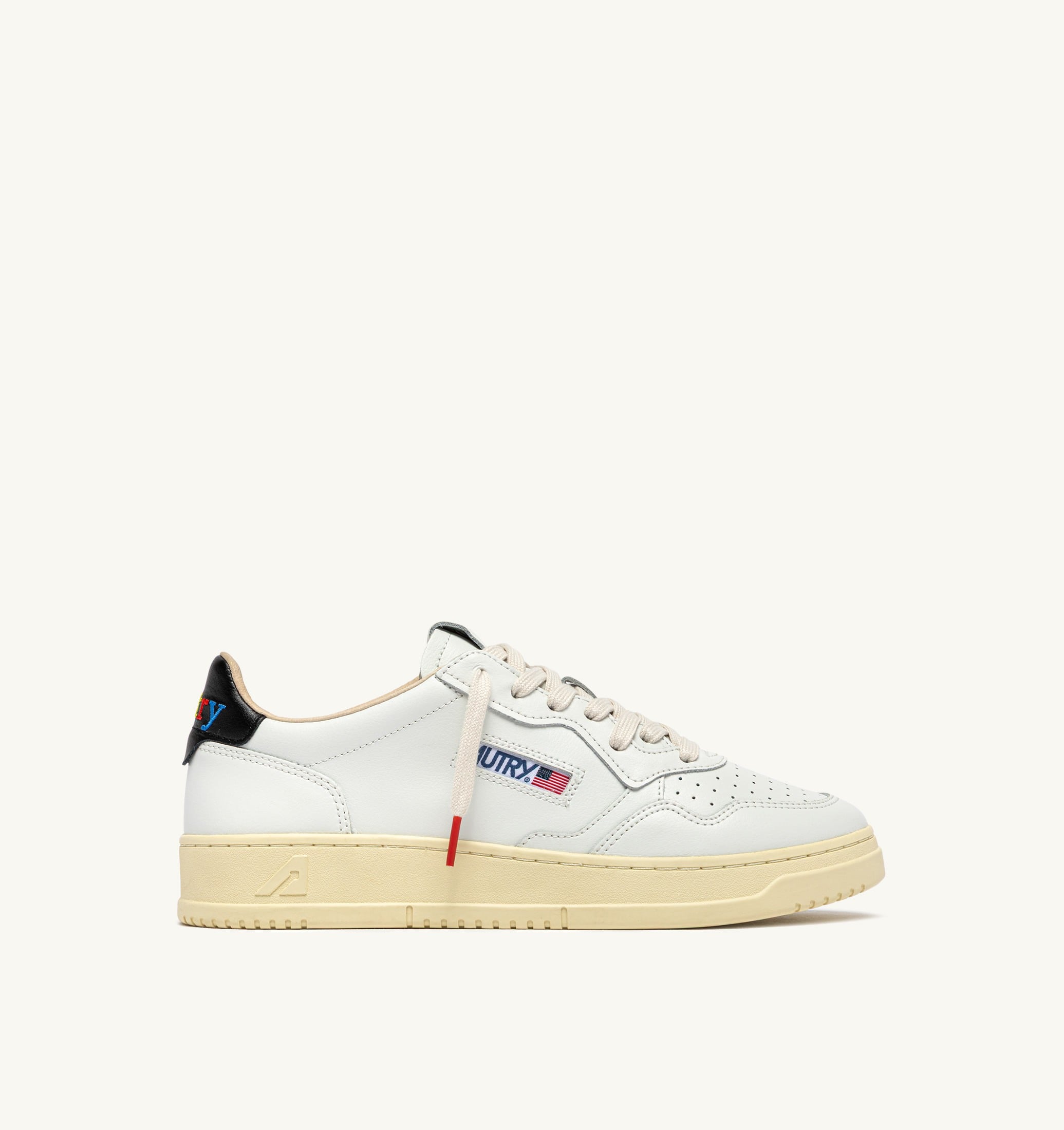 SNEAKERS MEDALIST LOW IN PELLE BIANCA E NERA