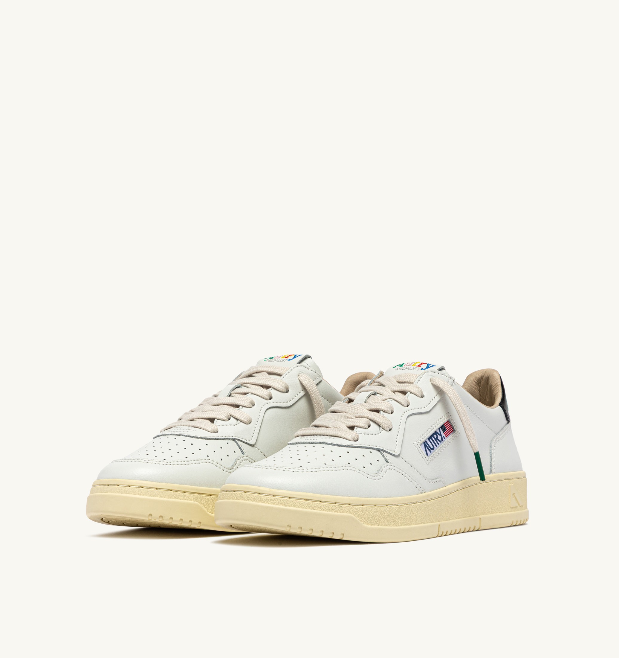 SNEAKERS MEDALIST LOW IN PELLE BIANCA E NERA