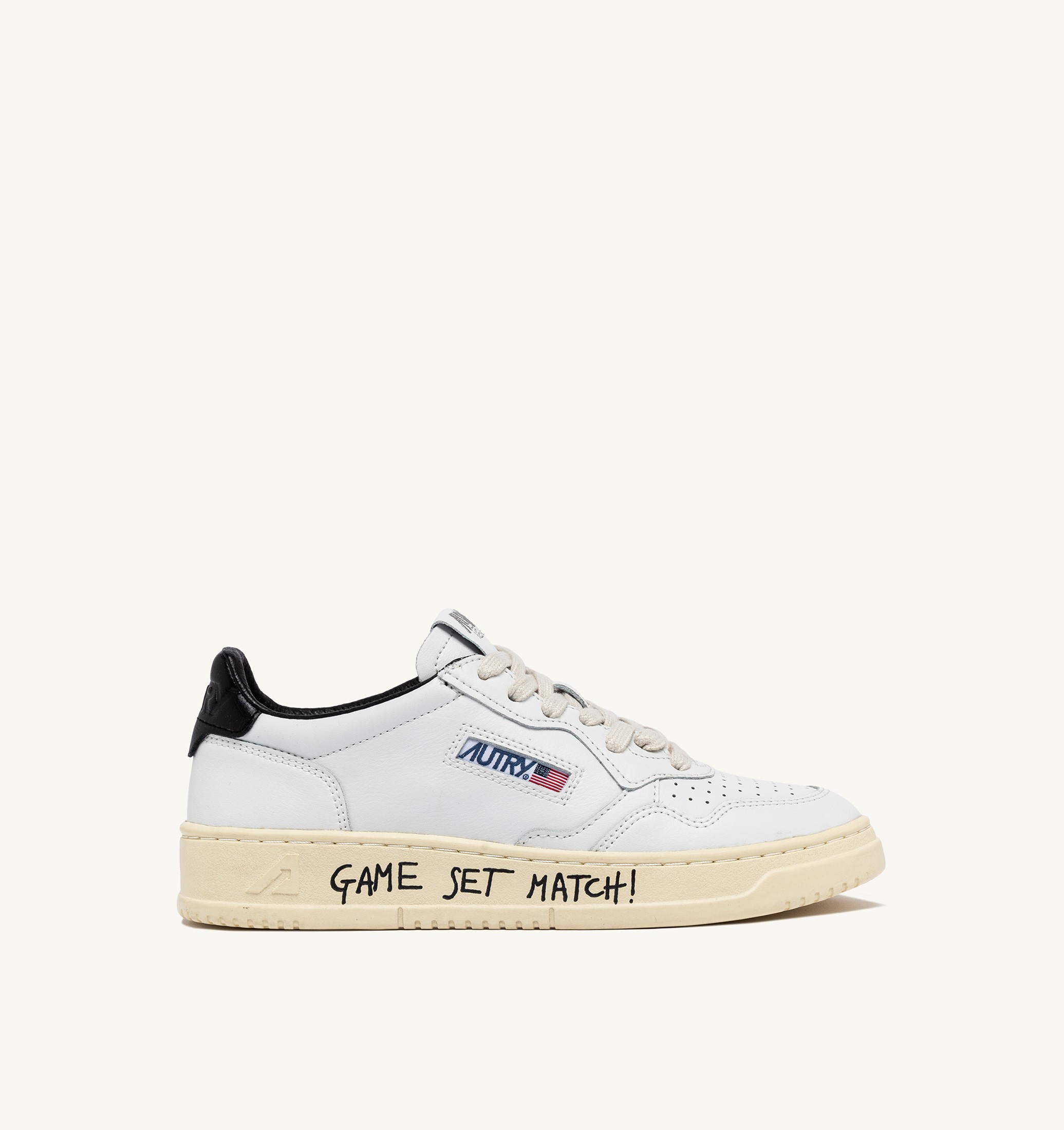SNEAKERS MEDALIST LOW IN PELLE BIANCA E NERA CON LETTERING