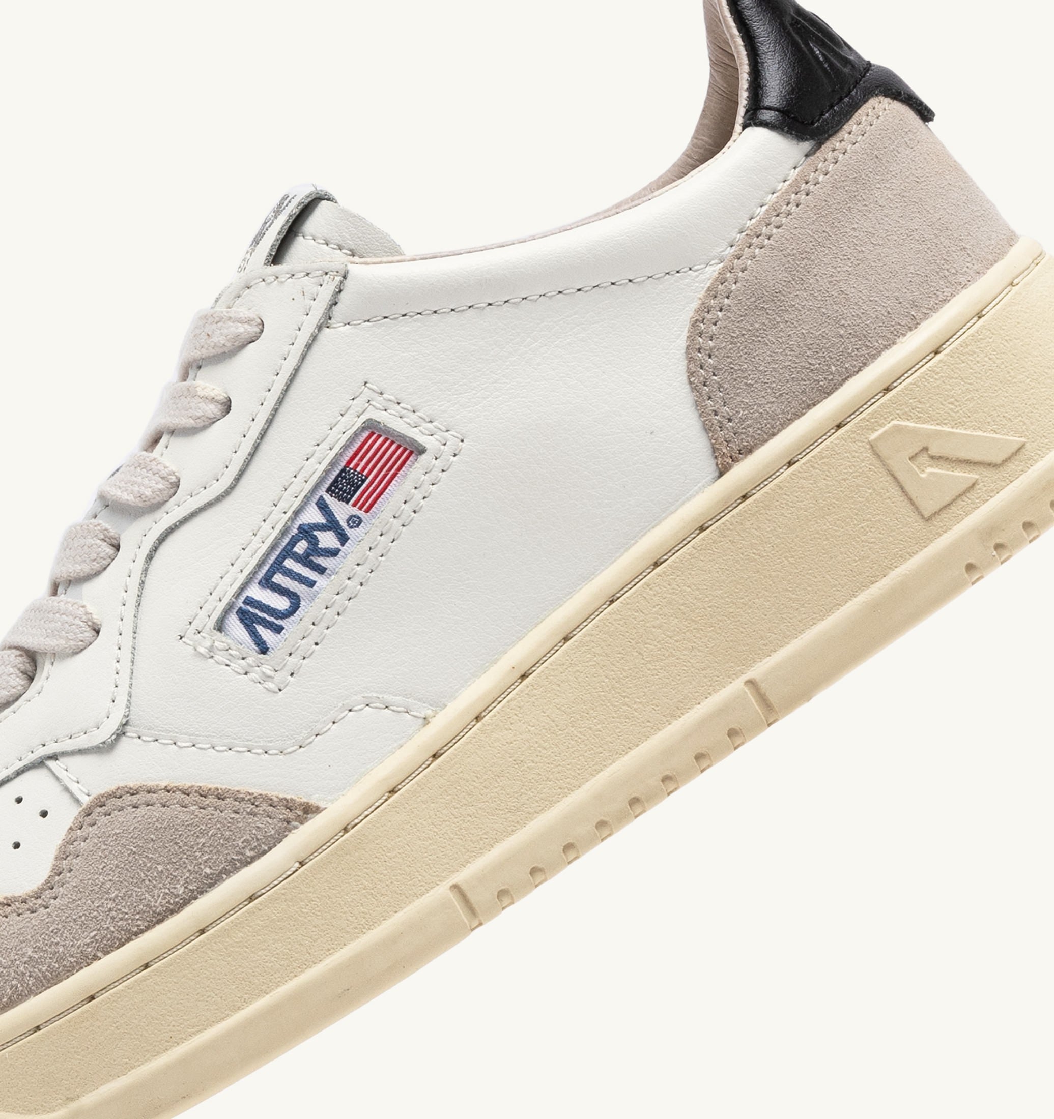 SNEAKERS MEDALIST LOW IN PELLE BIANCA E NERA E SUEDE BEIGE