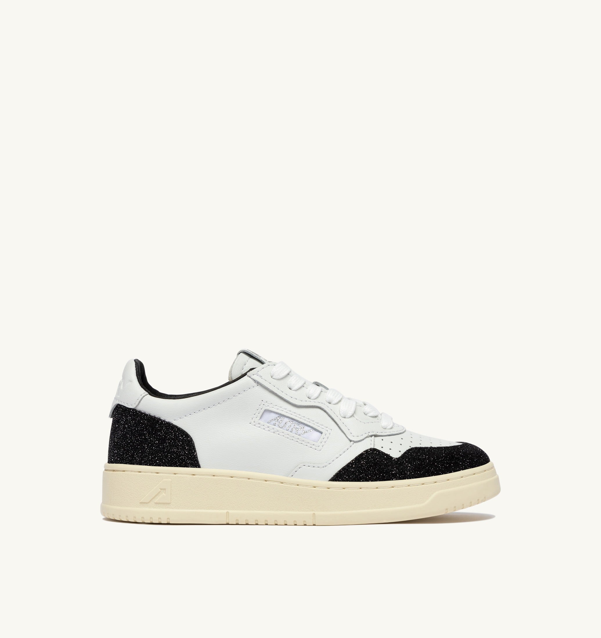 SNEAKERS MEDALIST LOW IN PELLE BIANCA E STARS OFF BLACK