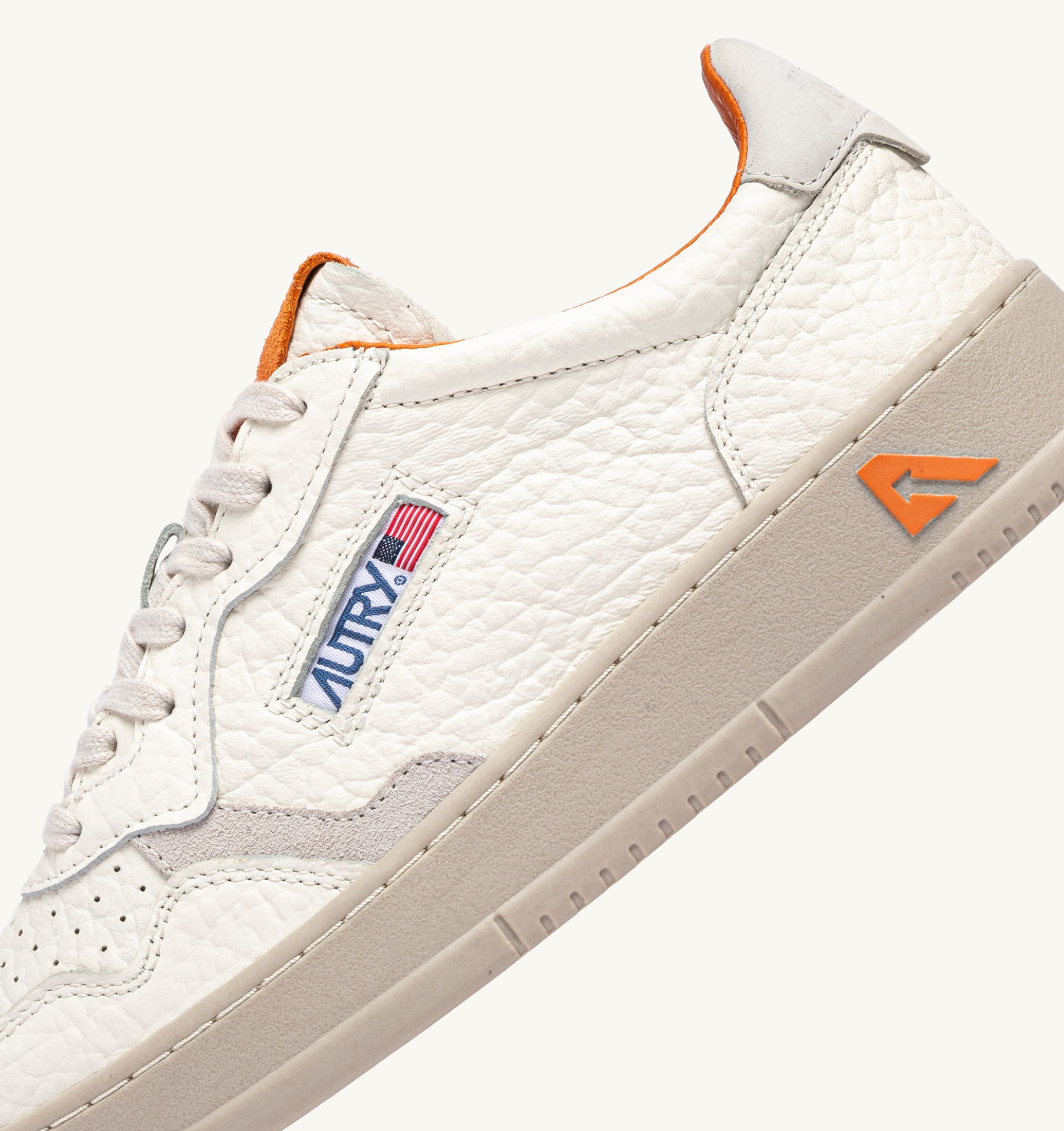 SNEAKERS MEDALIST LOW IN PELLE MARSHMALLOW E FANTA