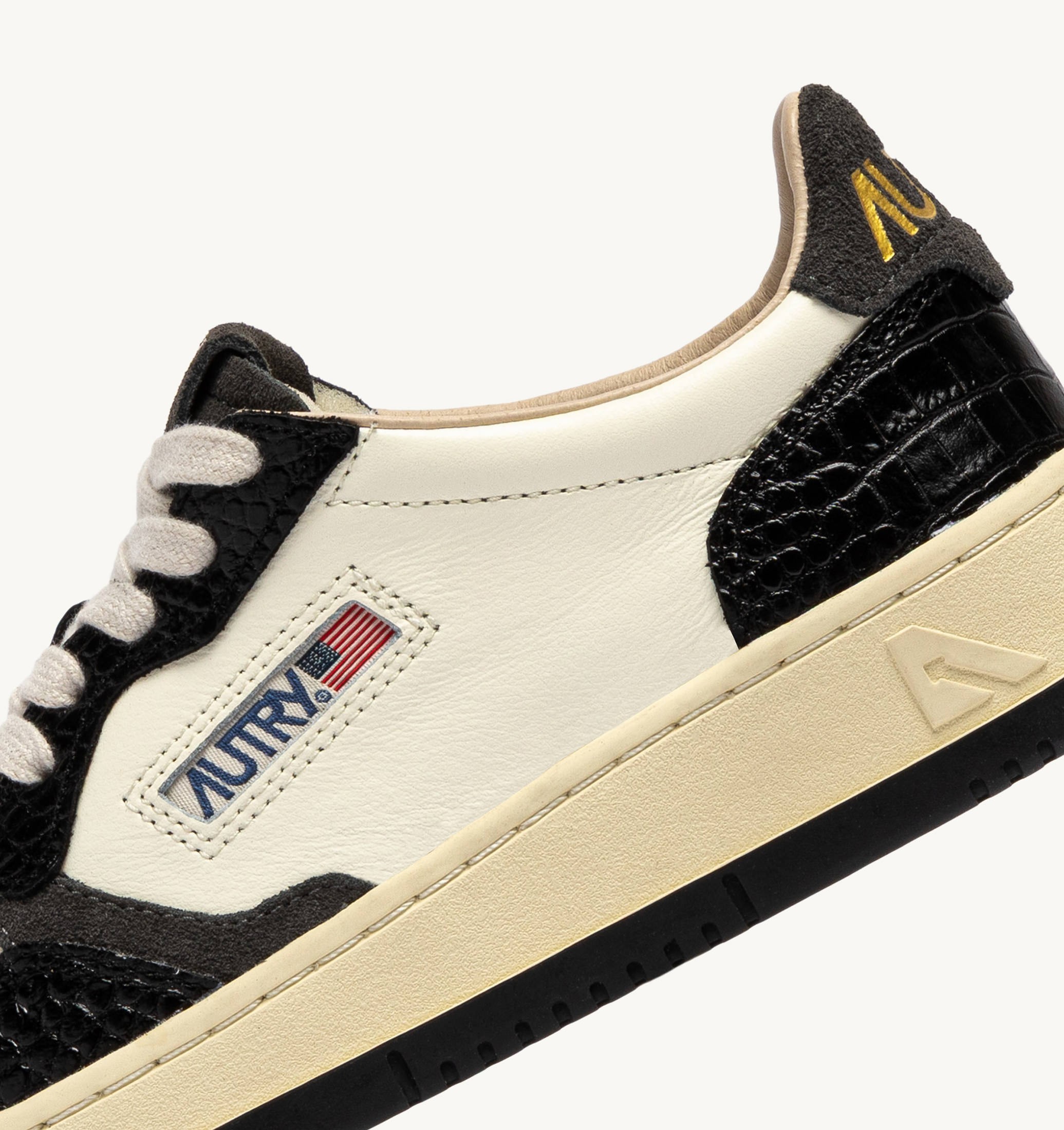 SNEAKERS MEDALIST LOW IN PELLE MARSHMALLOW E NERO