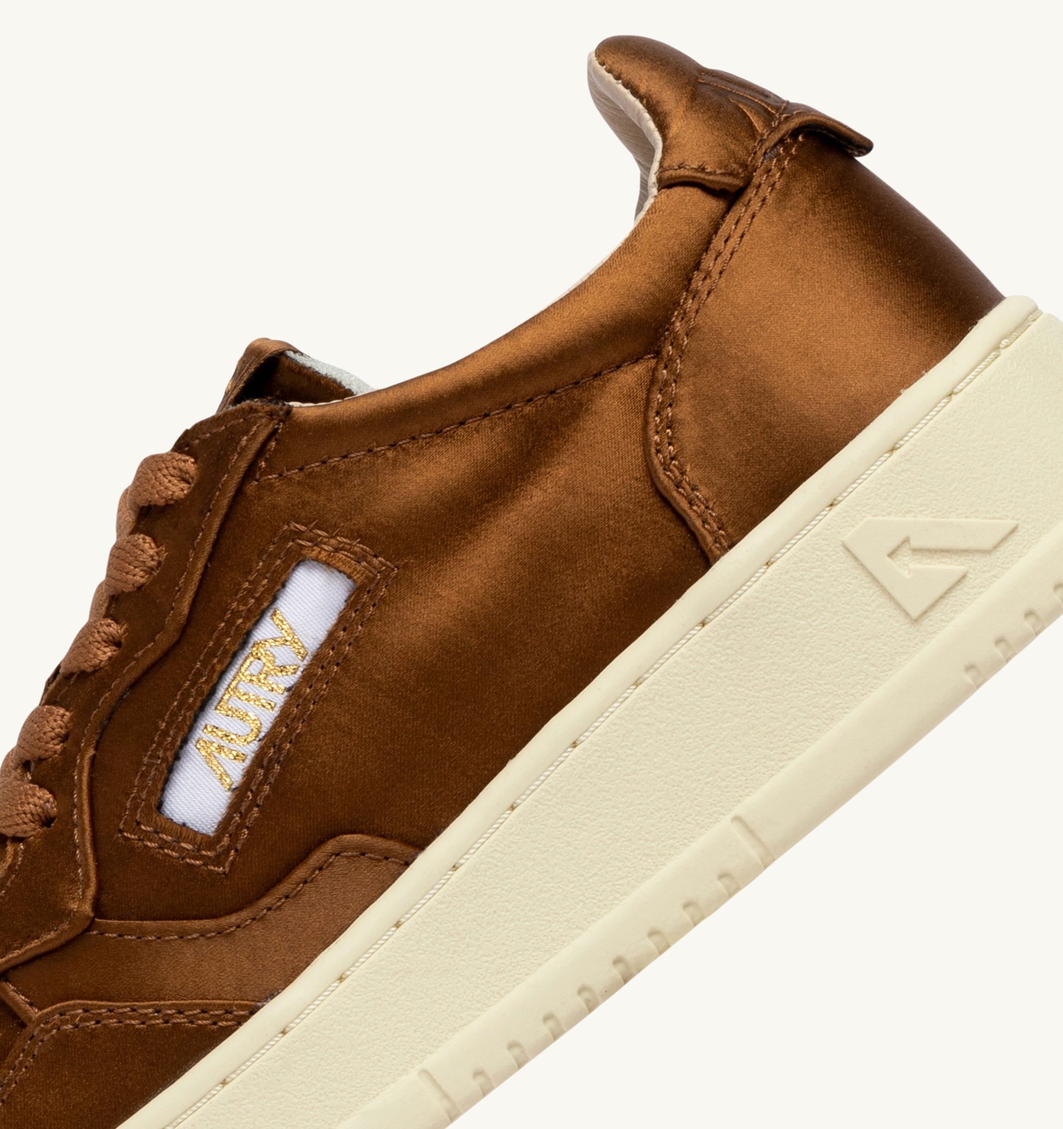SNEAKERS MEDALIST LOW IN SATIN EARTH