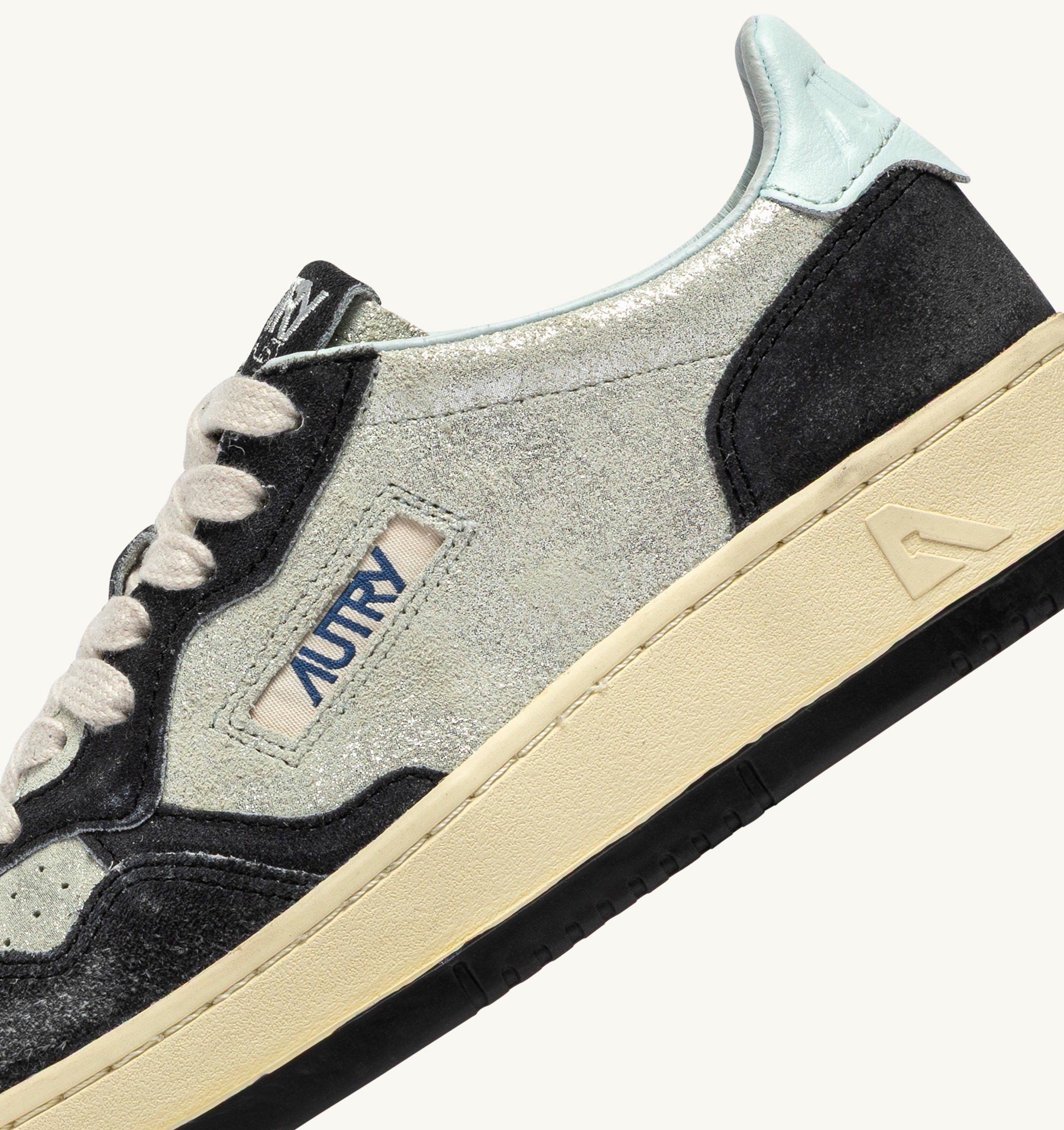 SNEAKERS MEDALIST LOW IN SUEDE ARGENTO E BLACK SUGAR
