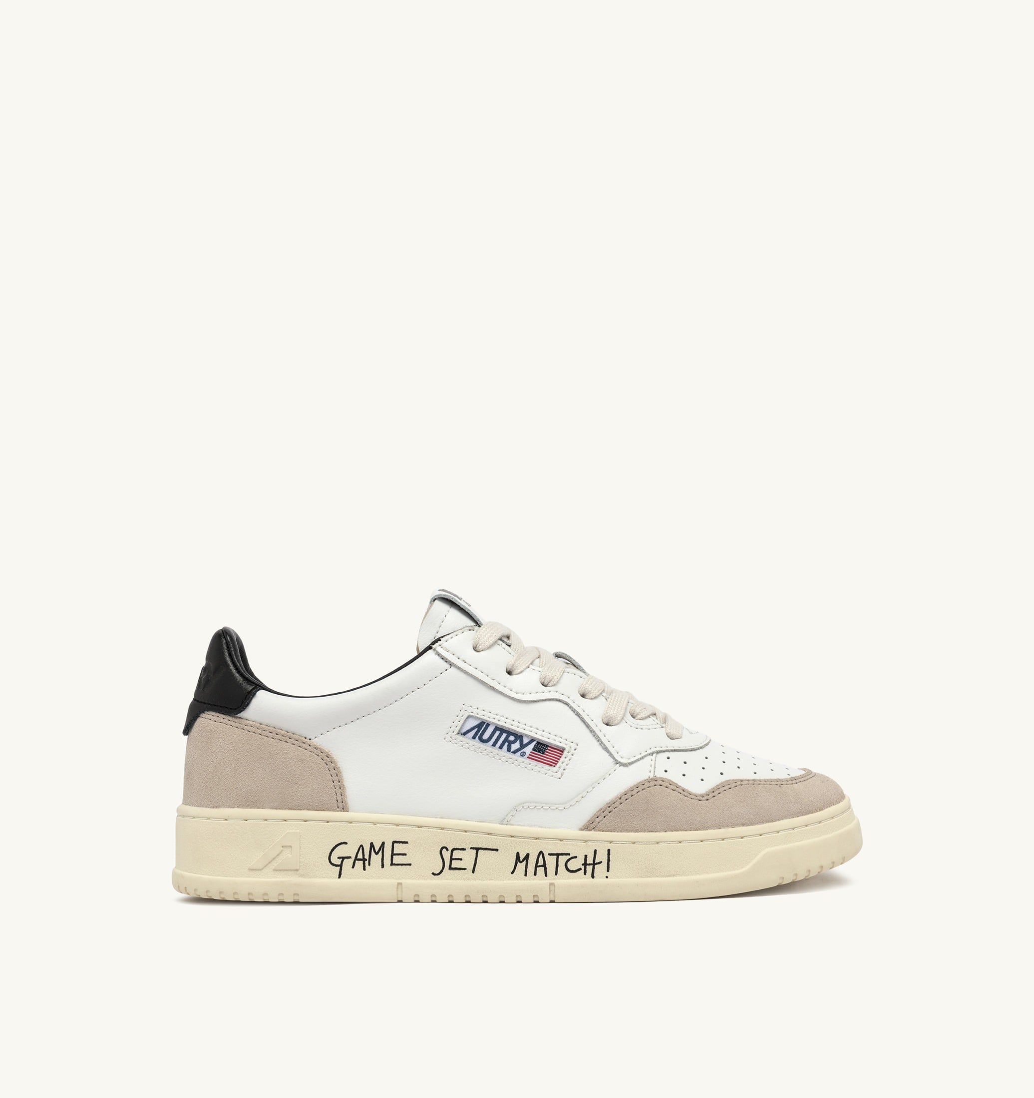 SNEAKERS MEDALIST LOW IN SUEDE E PELLE BIANCA E NERA CON LETTERING