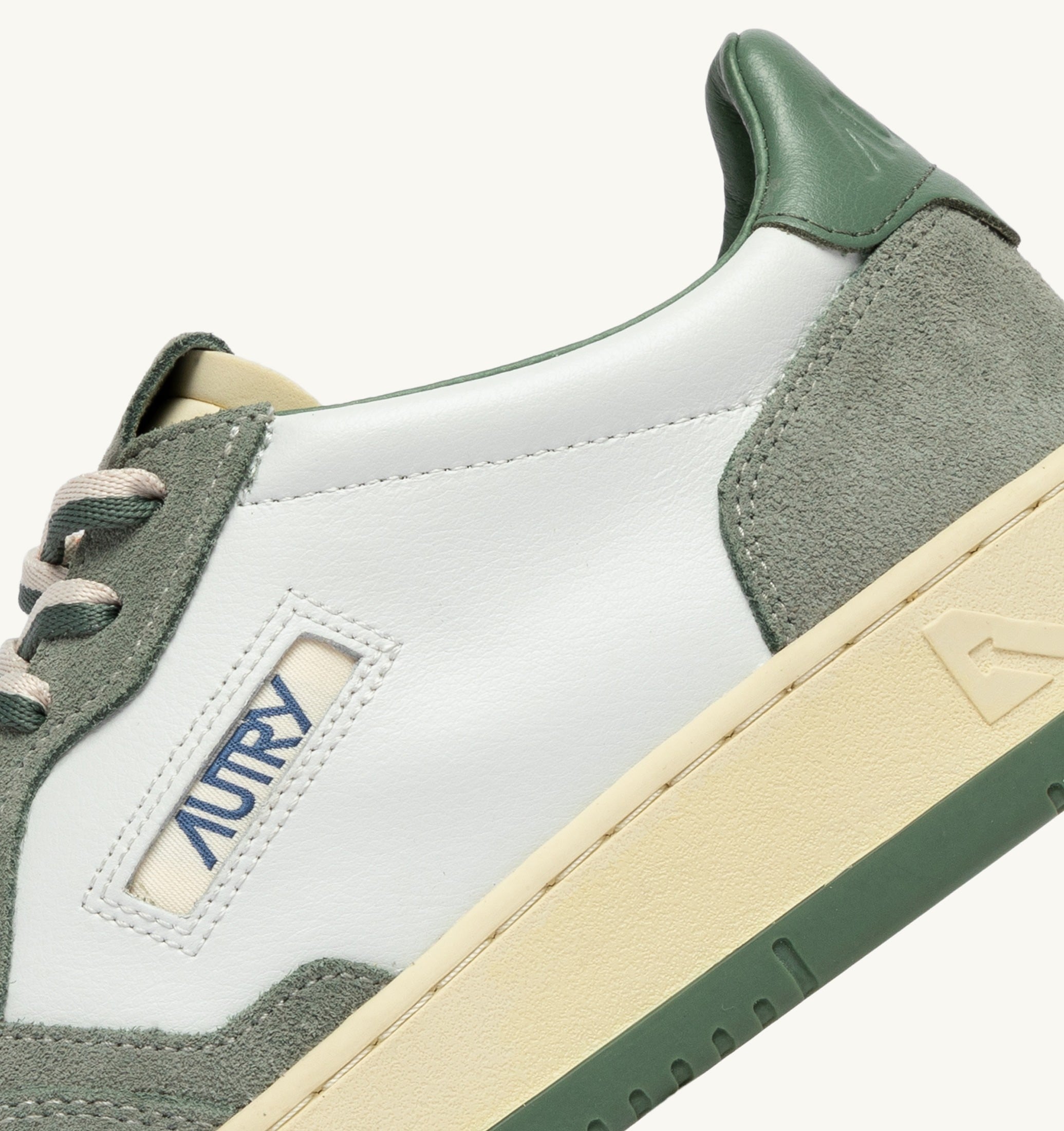 SNEAKERS MEDALIST LOW IN SUEDE E PELLE MILITARY E SEA SPRAY