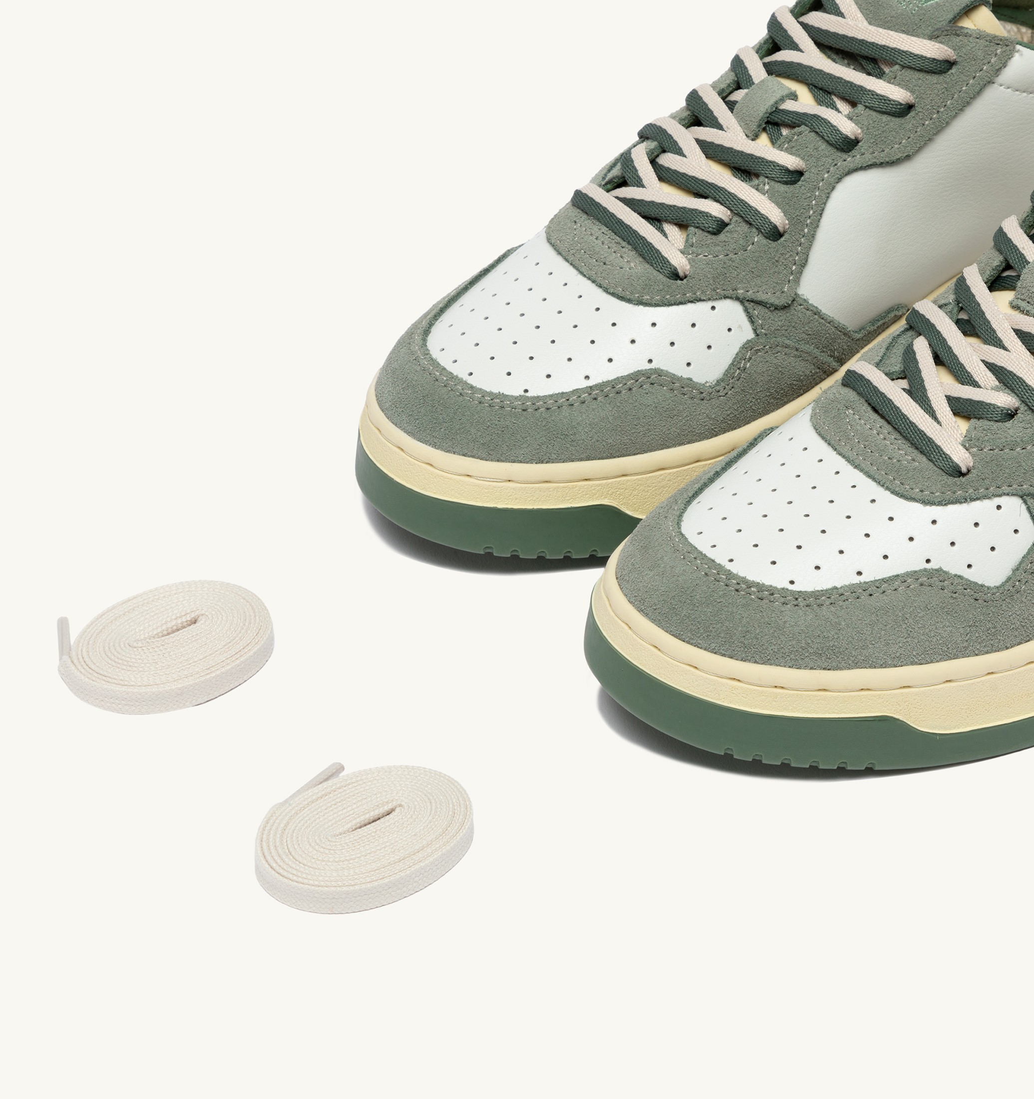 SNEAKERS MEDALIST LOW IN SUEDE E PELLE MILITARY E SEA SPRAY