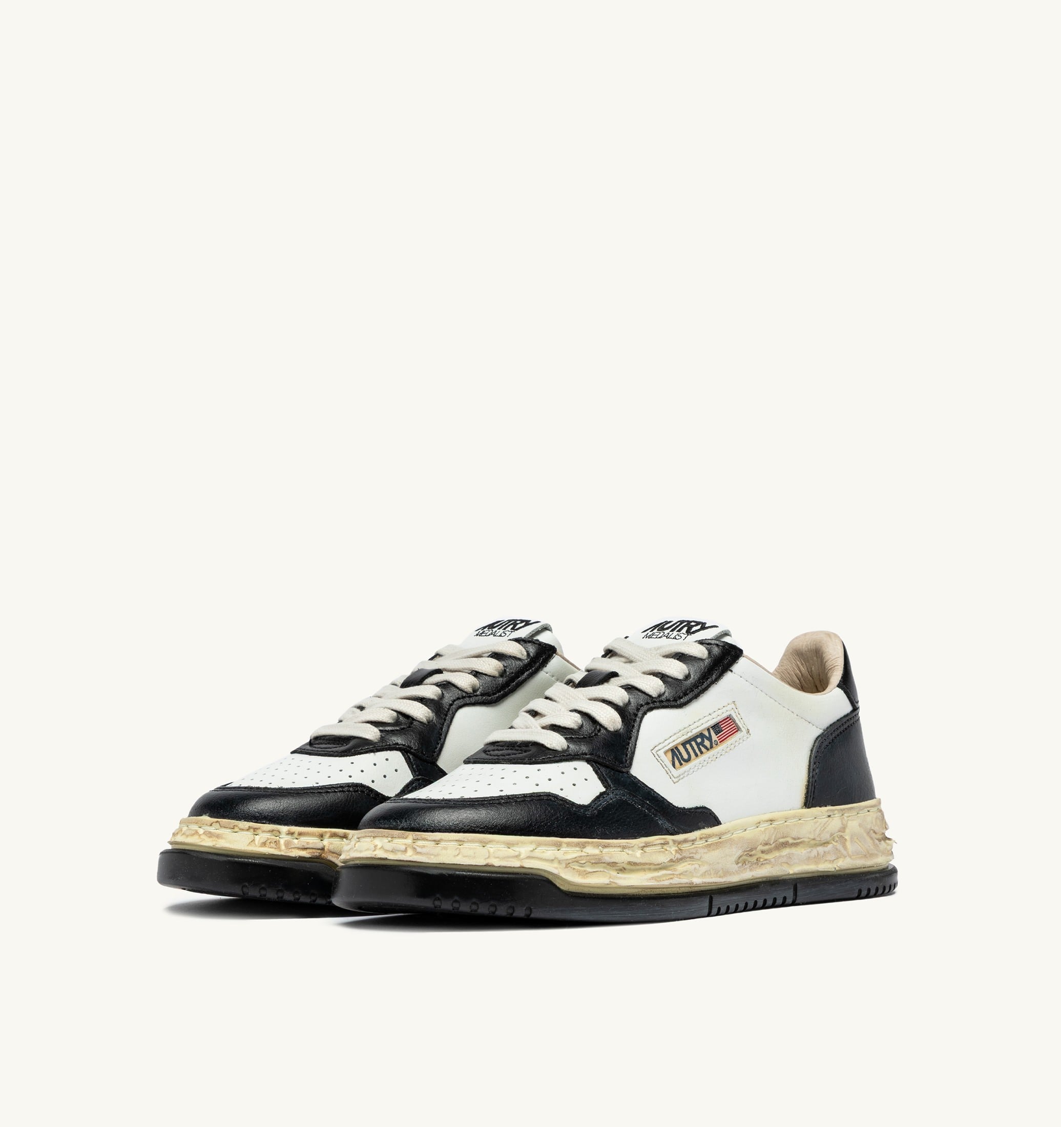 SNEAKERS MEDALIST LOW SUPER VINTAGE 'Autry x Maison MIHARA YASUHIRO General Scale.' BIANCA E NERA