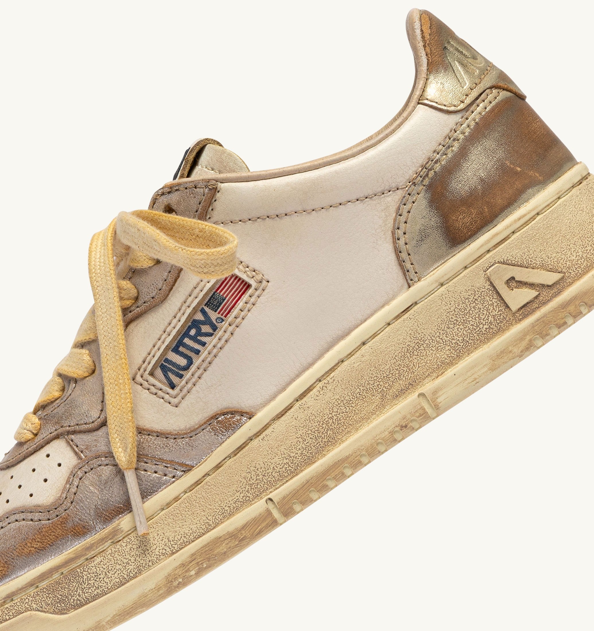 SNEAKERS MEDALIST LOW SUPER VINTAGE IN PELLE ARGENTO E PLATINO