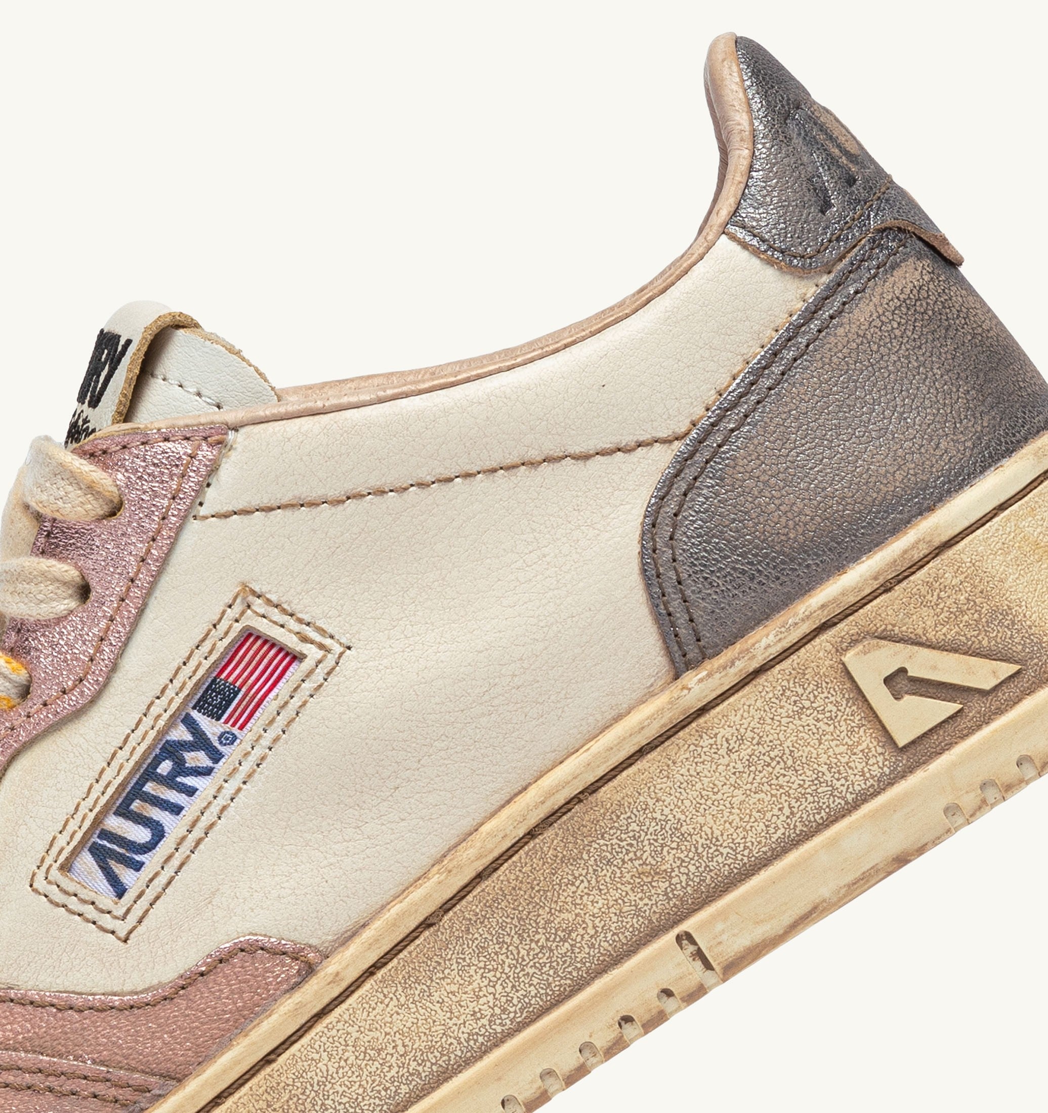 SNEAKERS MEDALIST LOW SUPER VINTAGE IN PELLE BIANCA ROSE E BLACKBOARD
