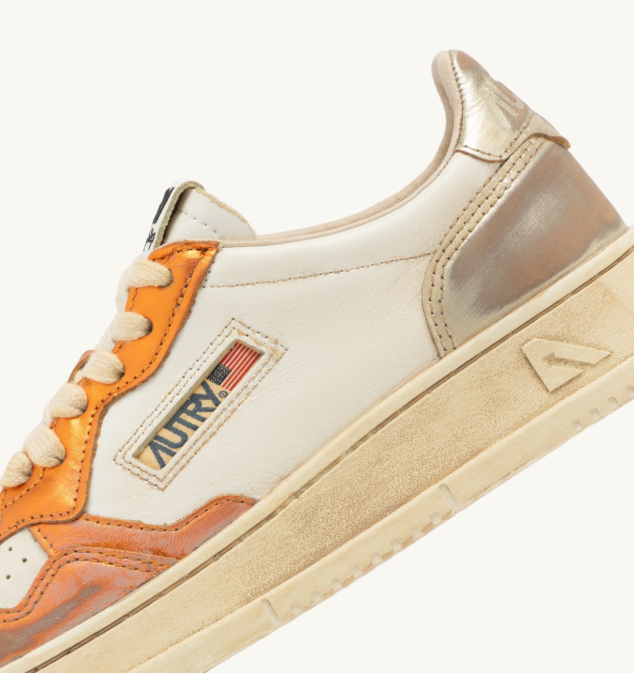 SNEAKERS MEDALIST LOW SUPER VINTAGE IN PELLE PLATINO E ARANCIONE