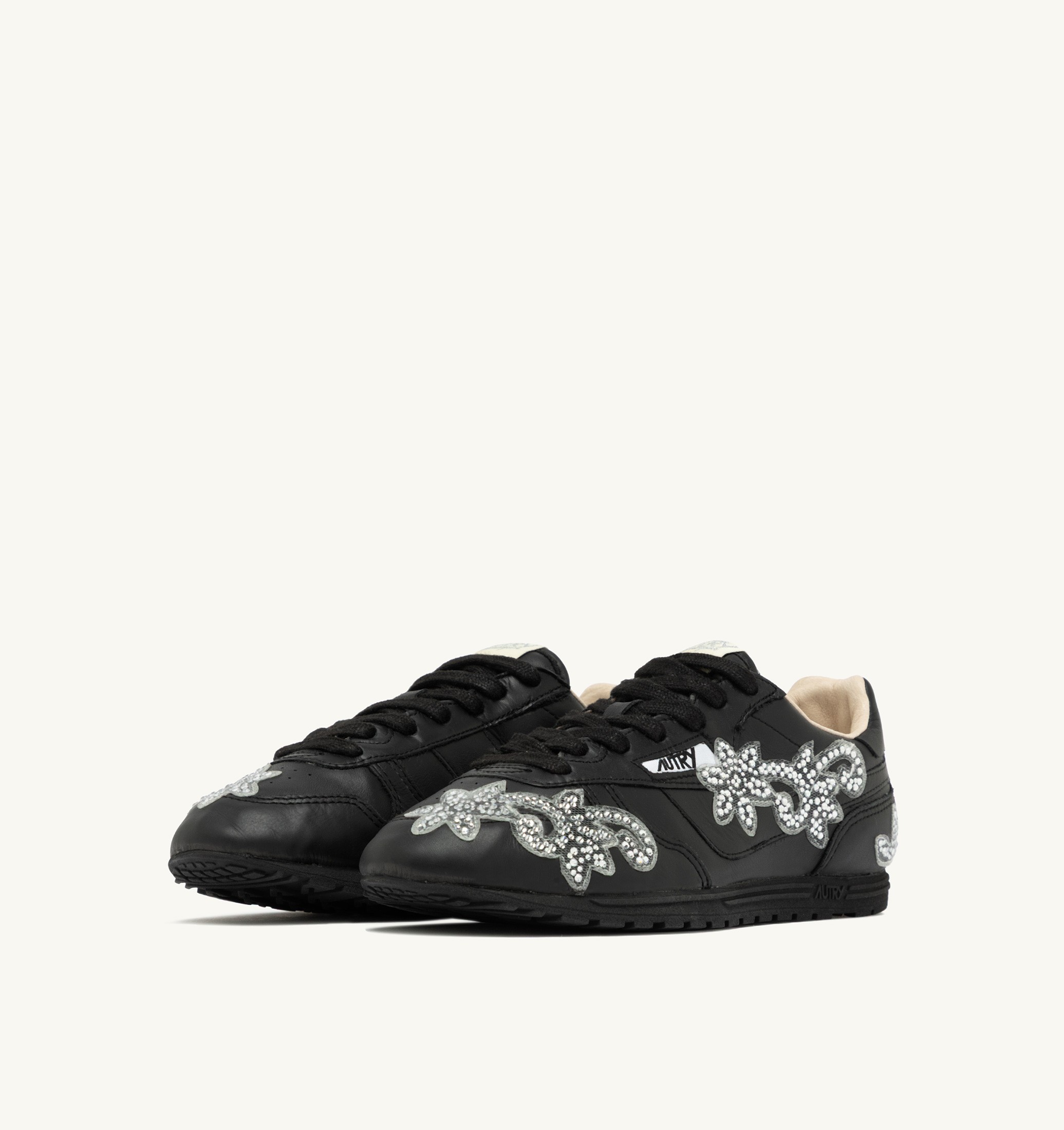 SNEAKERS WINDSPIN IN PELLE NERA CON APPLICAZIONI