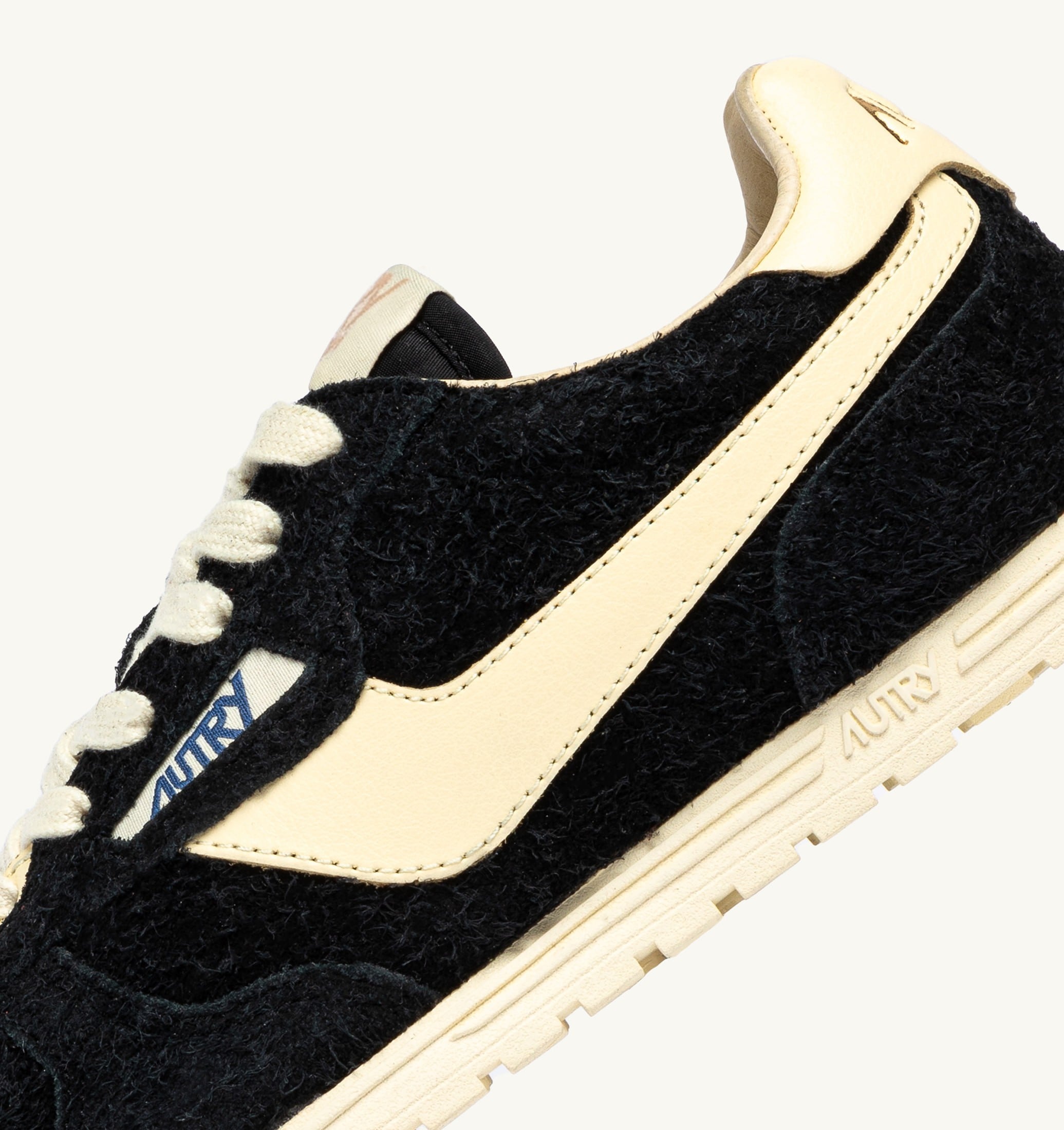 SNEAKERS WINDSPIN IN SUEDE E PELLE NERA E RUTABAGA