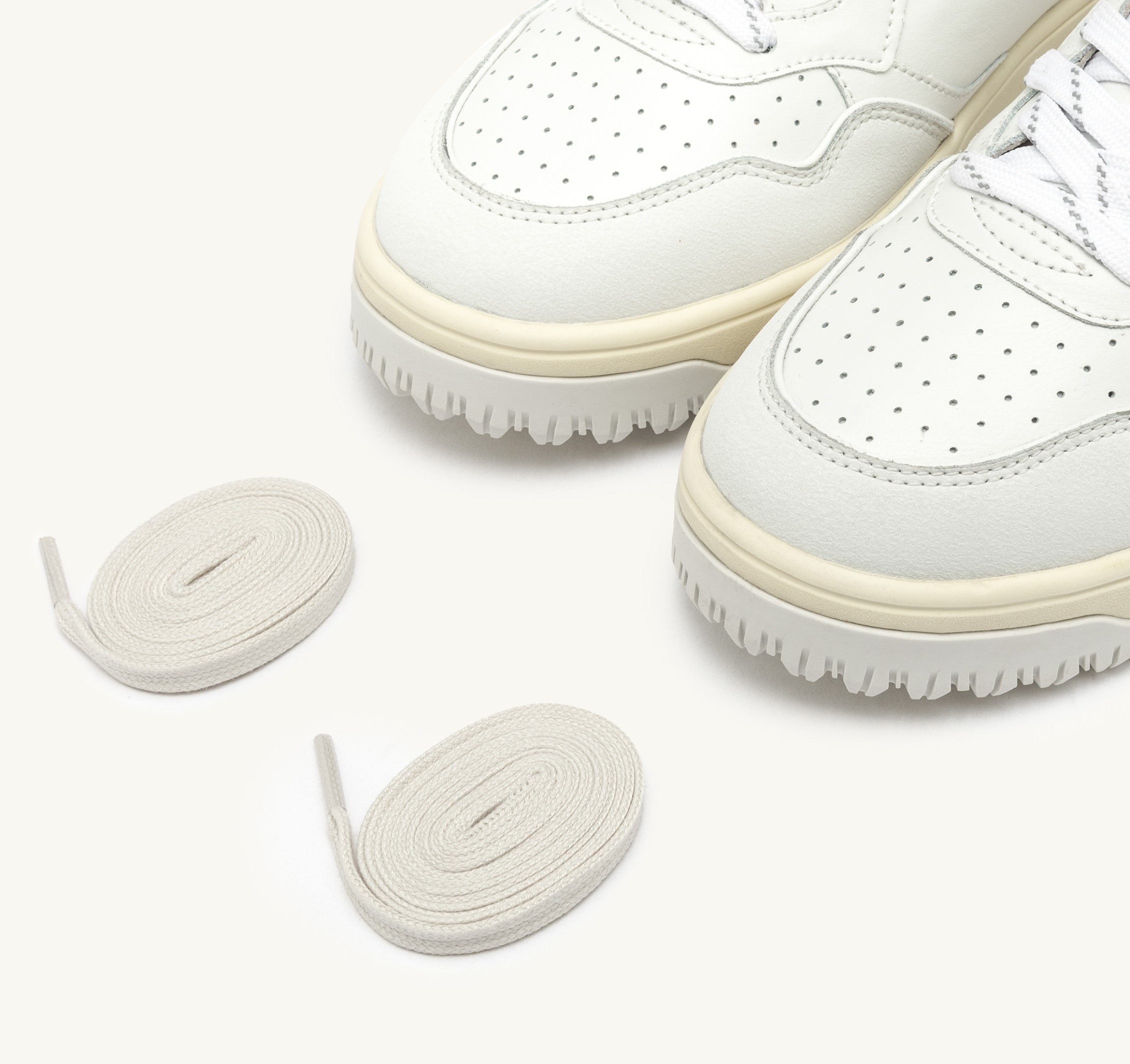 SNEAKERS GOLF LOW IN PELLE BIANCA