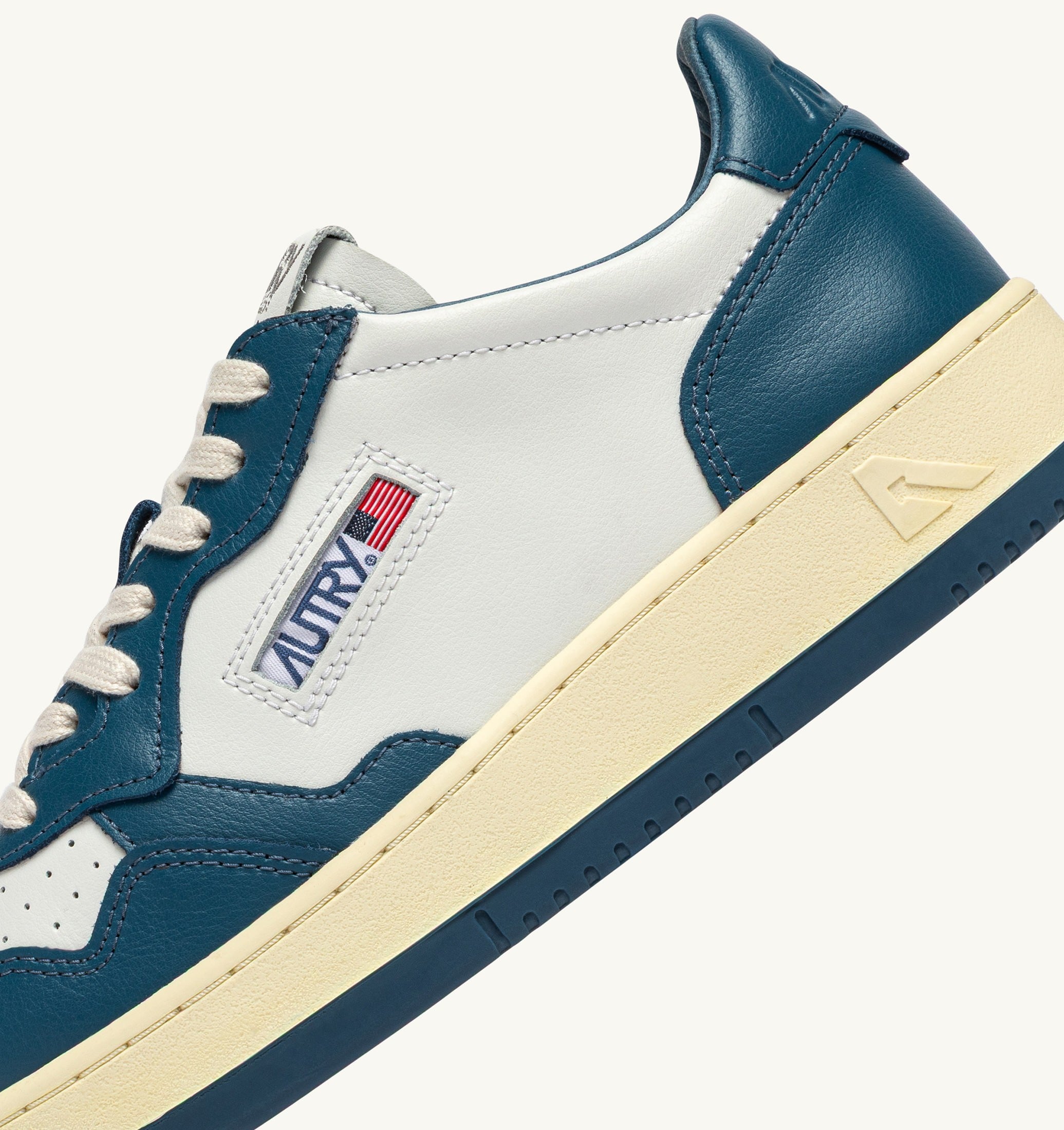 SNEAKERS MEDALIST LOW BICOLOR IN PELLE BIANCA E MALLARD BLUE