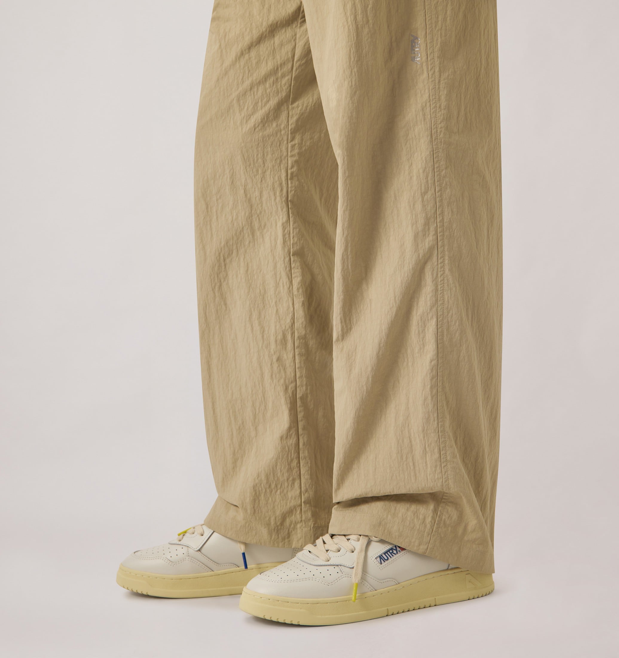 SNEAKERS MEDALIST LOW IN PELLE BIANCA E NERA