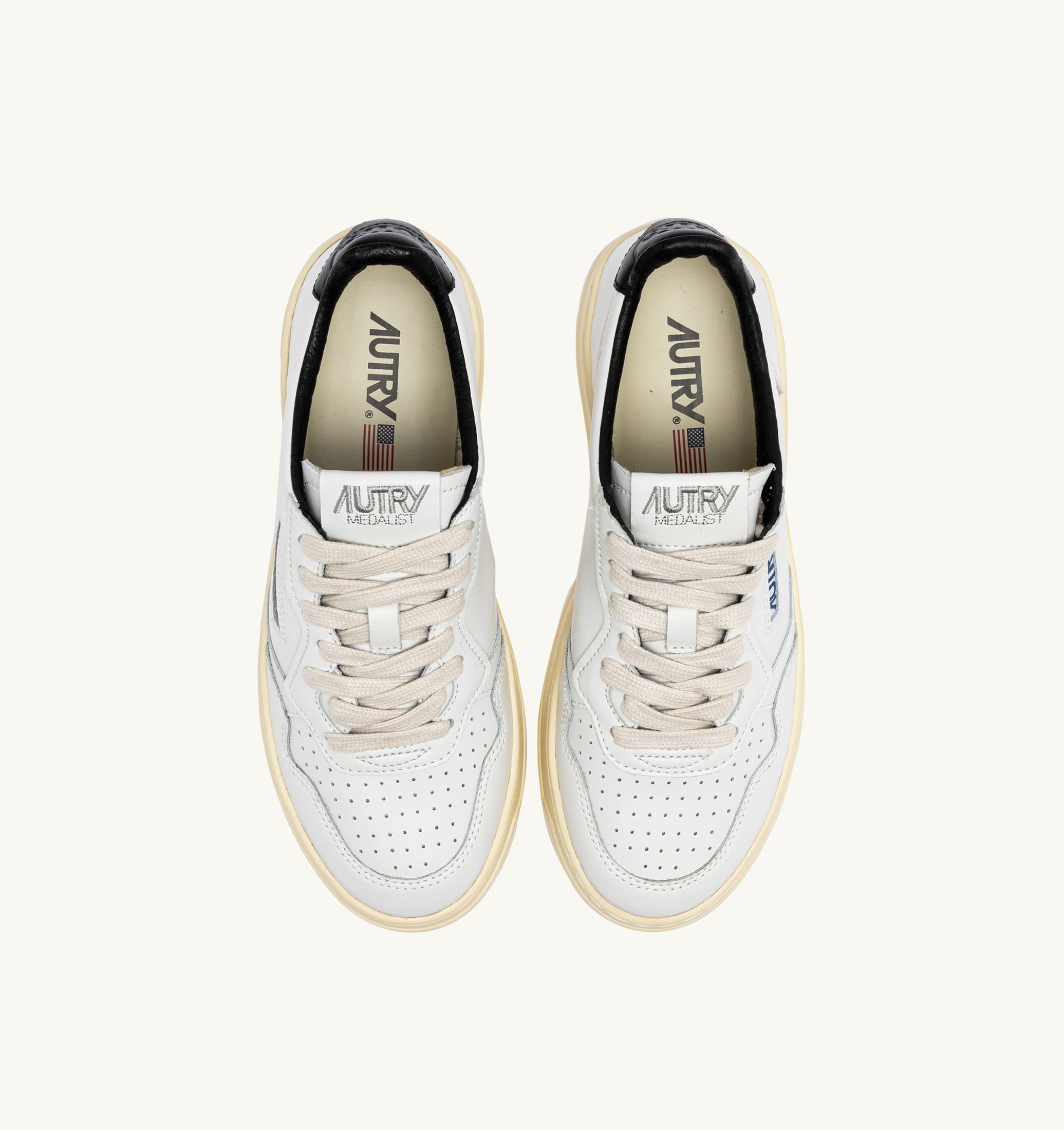 SNEAKERS MEDALIST LOW IN PELLE BIANCA E NERA CON LETTERING