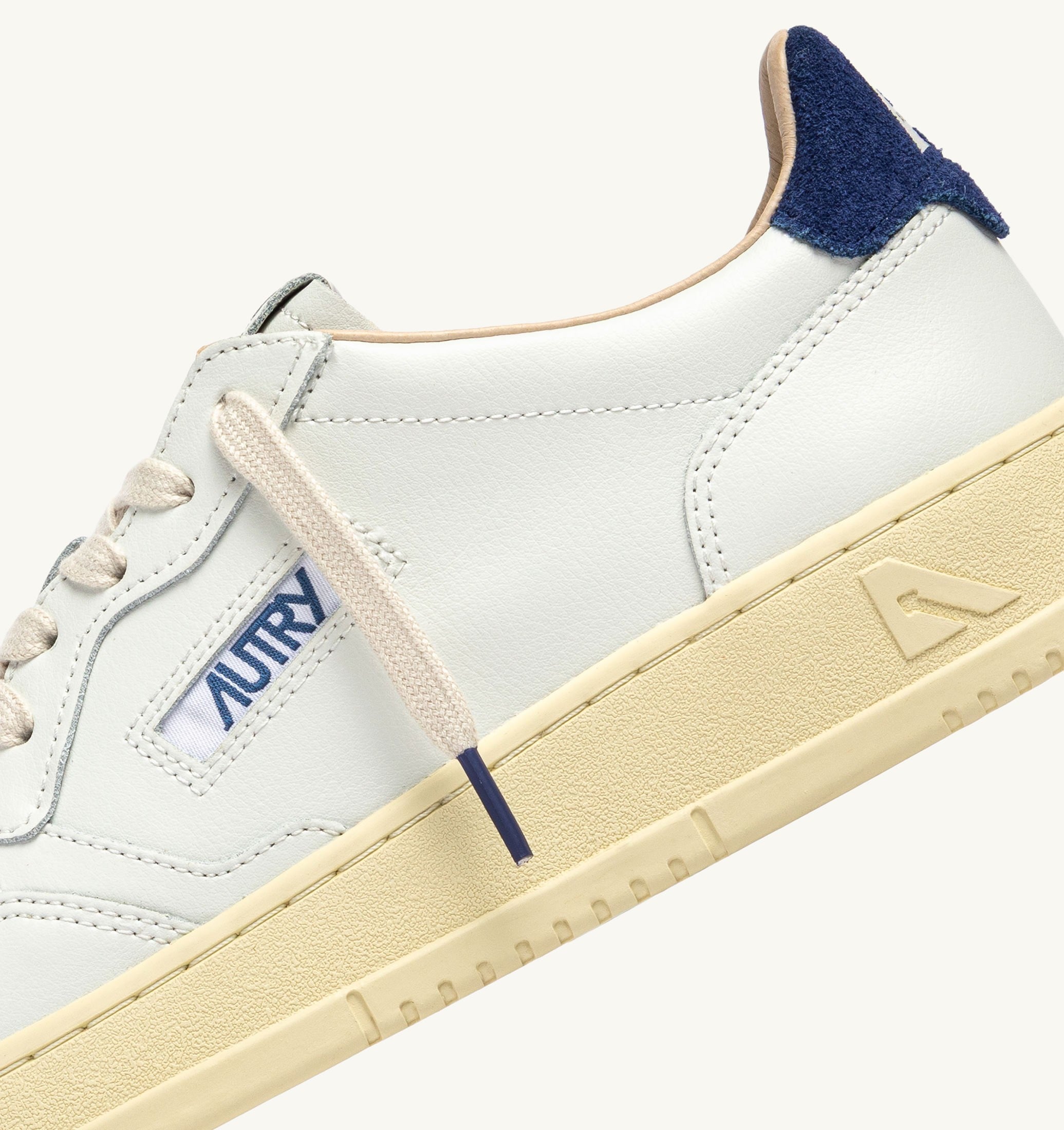 SNEAKERS MEDALIST LOW IN PELLE BIANCA E SUEDE BLUE DEPTHS