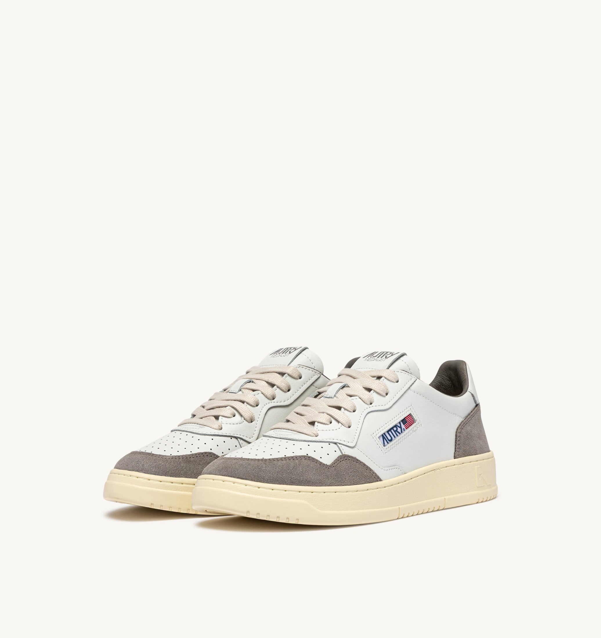 SNEAKERS MEDALIST LOW IN PELLE BIANCA E SUEDE CEMENTO