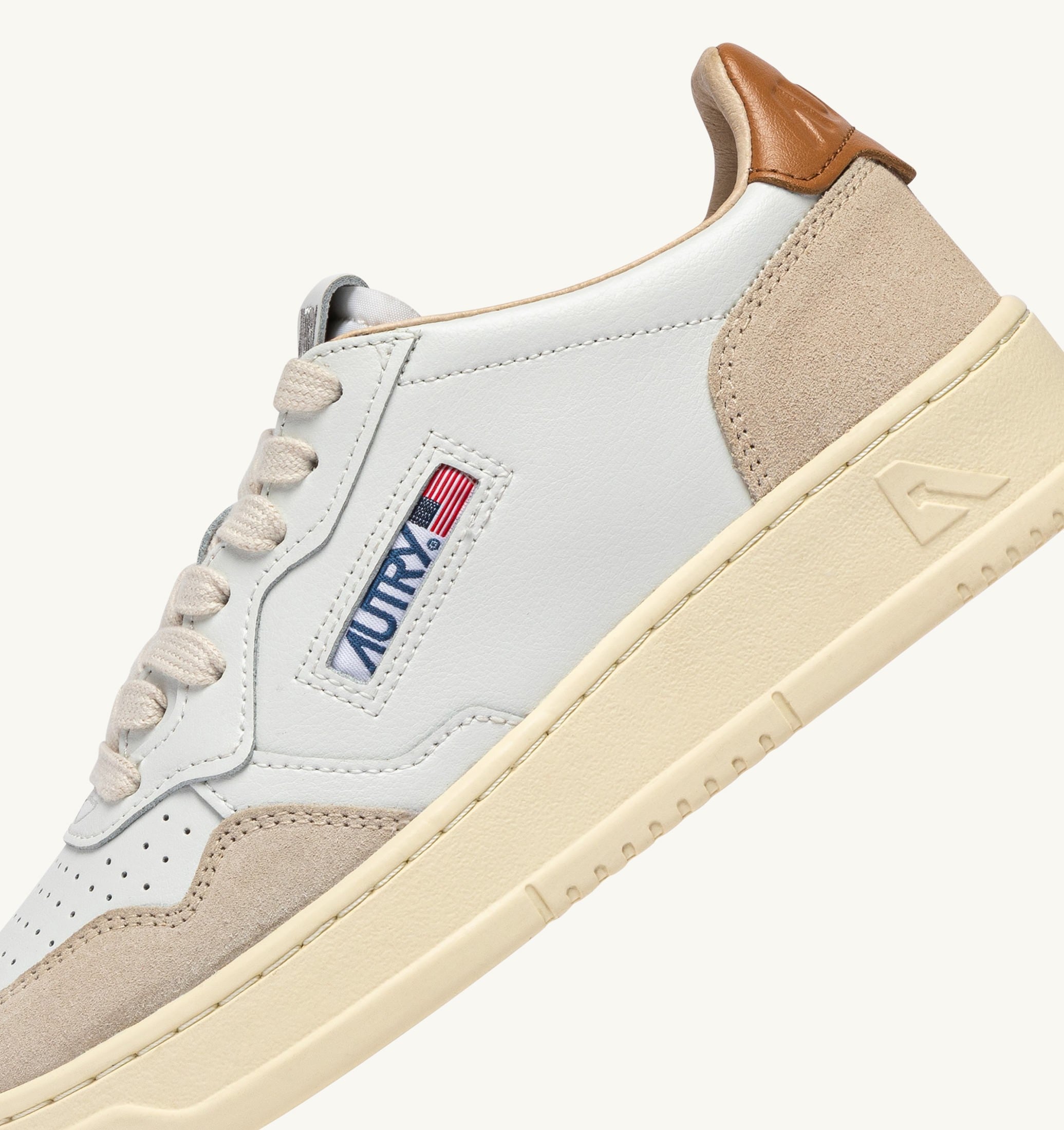 SNEAKERS MEDALIST LOW IN SUEDE E PELLE BIANCA E LION