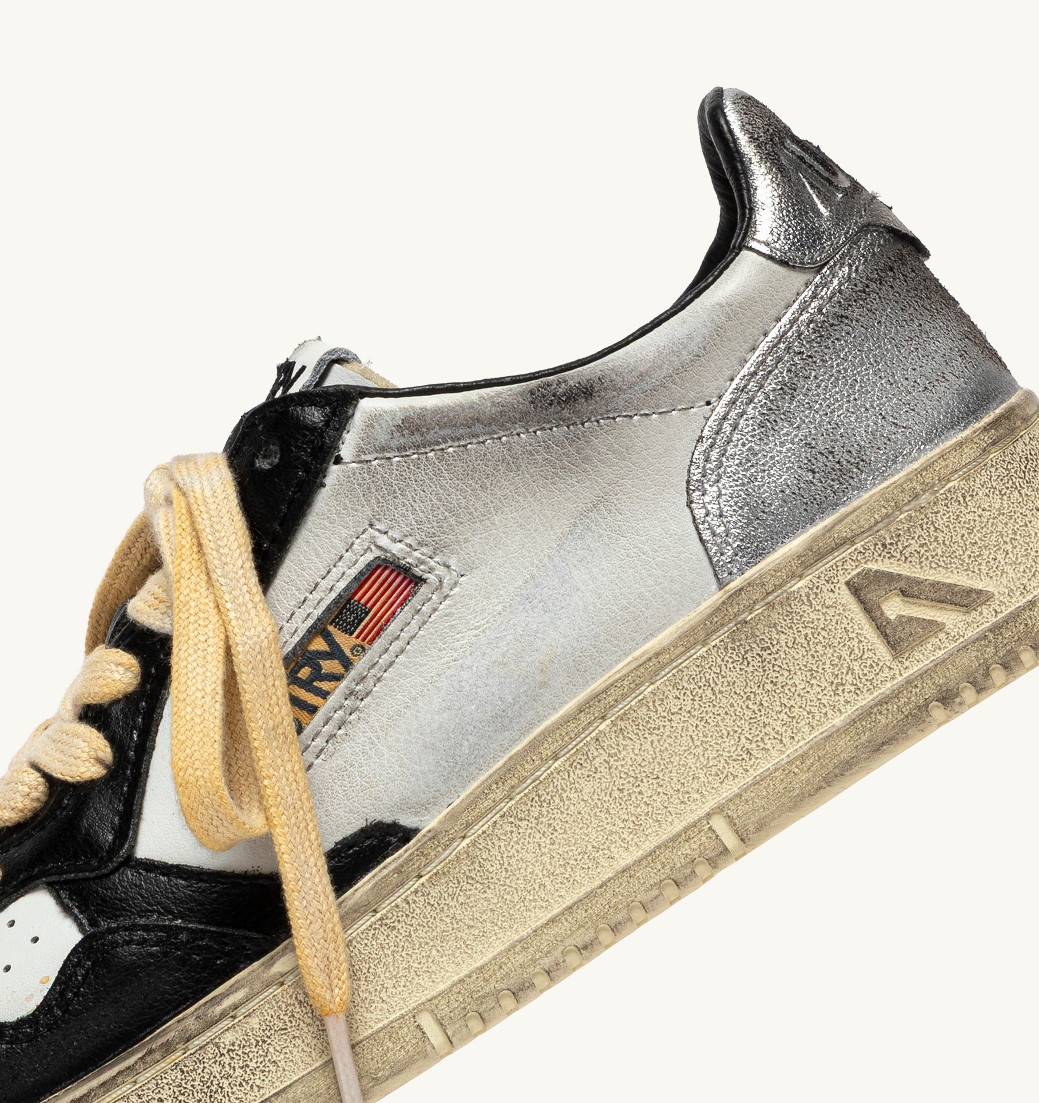 SNEAKERS MEDALIST LOW SUPER VINTAGE IN PELLE BIANCA NERA E ARGENTO