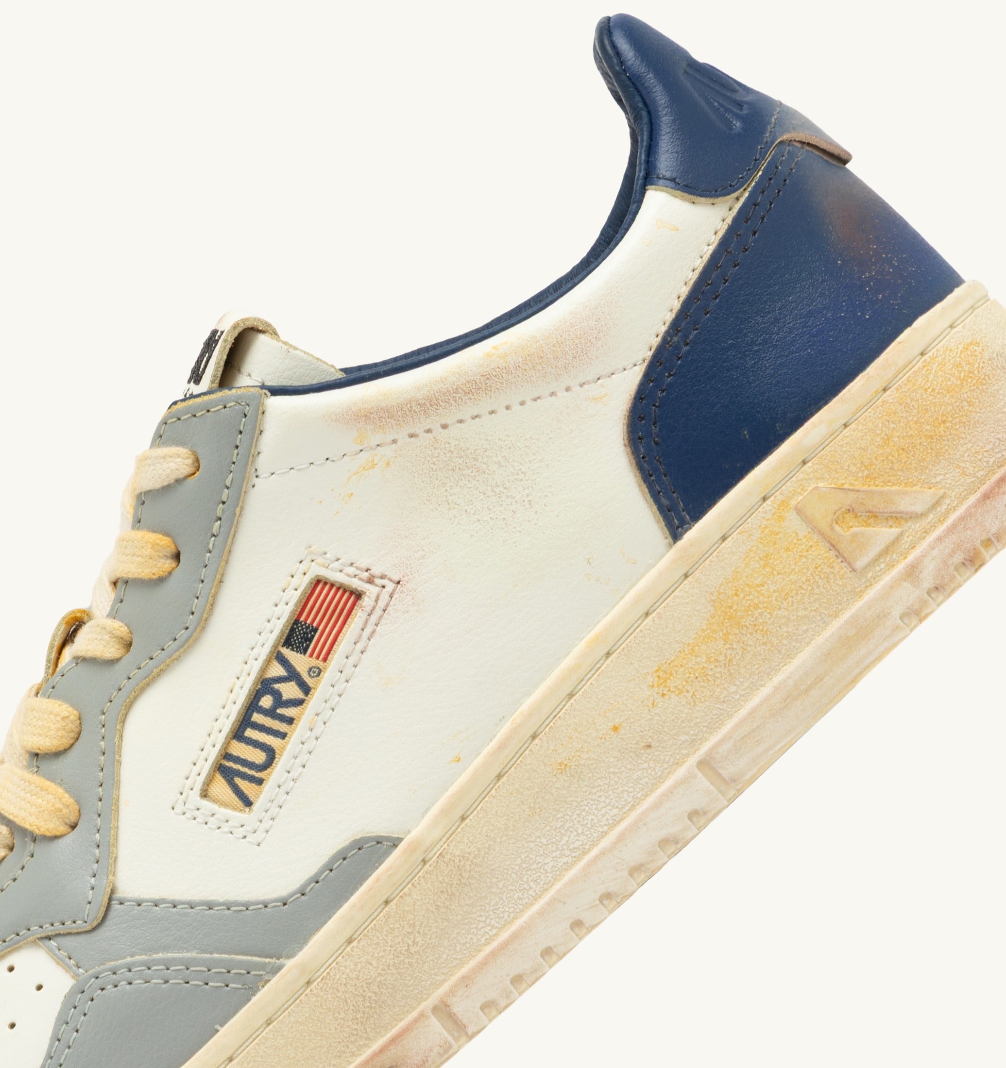 SNEAKERS MEDALIST LOW SUPER VINTAGE IN PELLE LIMESTONE BIANCA E BLUE