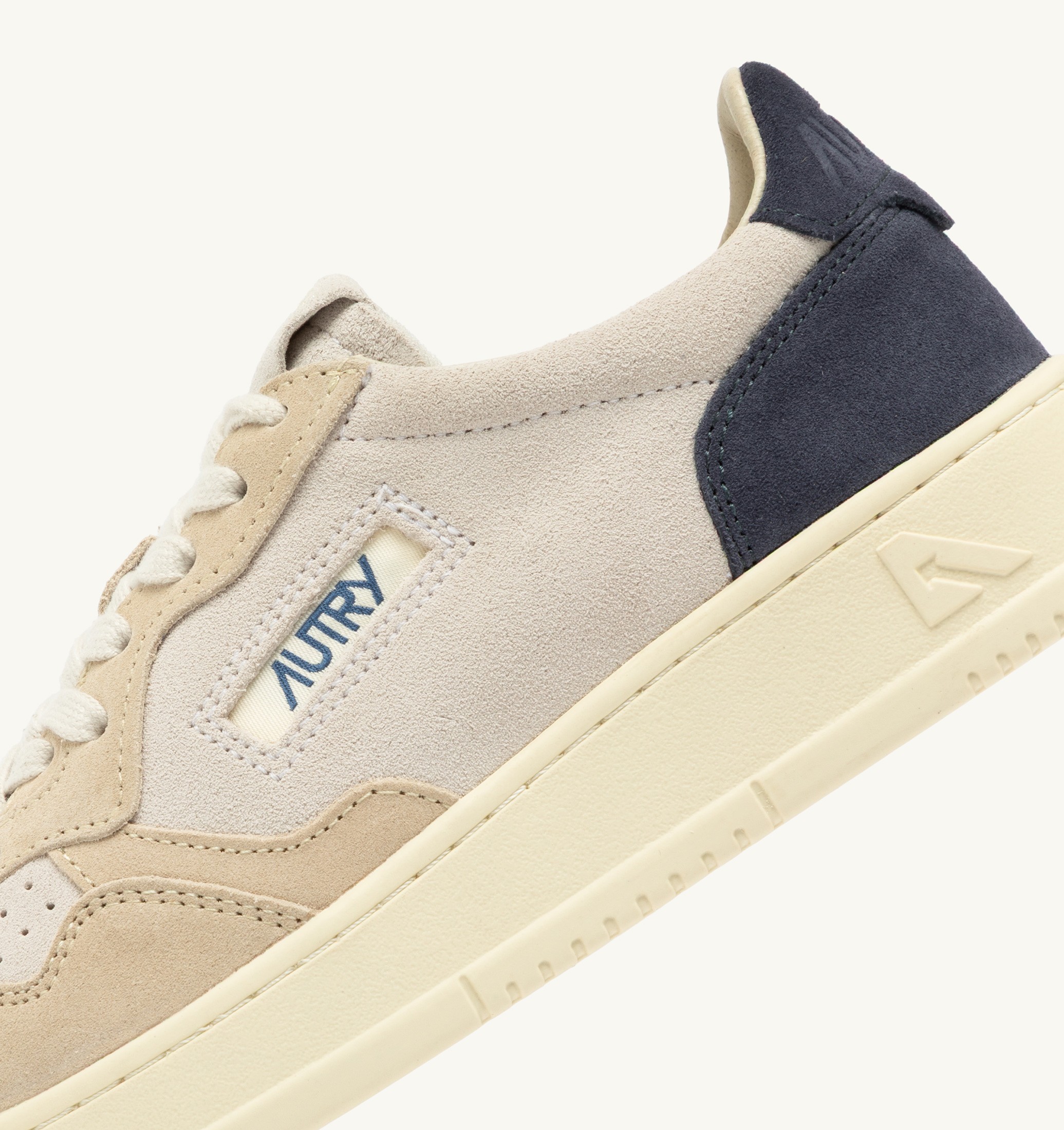 SNEAKERS MEDALIST LOW TRICOLOR IN SUEDE BIANCO SAND E BLUE SPACE